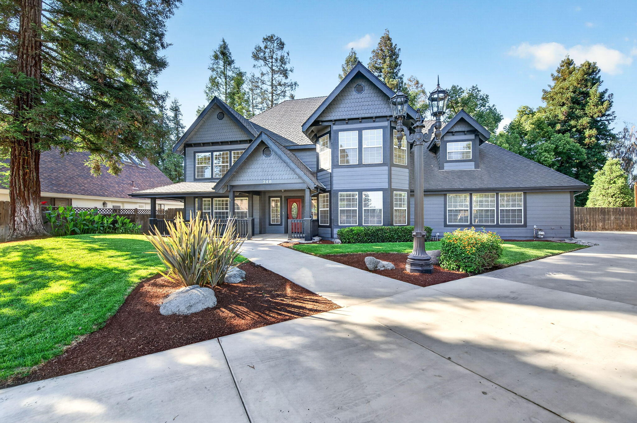 348 E Sunnyside Ave, Visalia, CA 93277