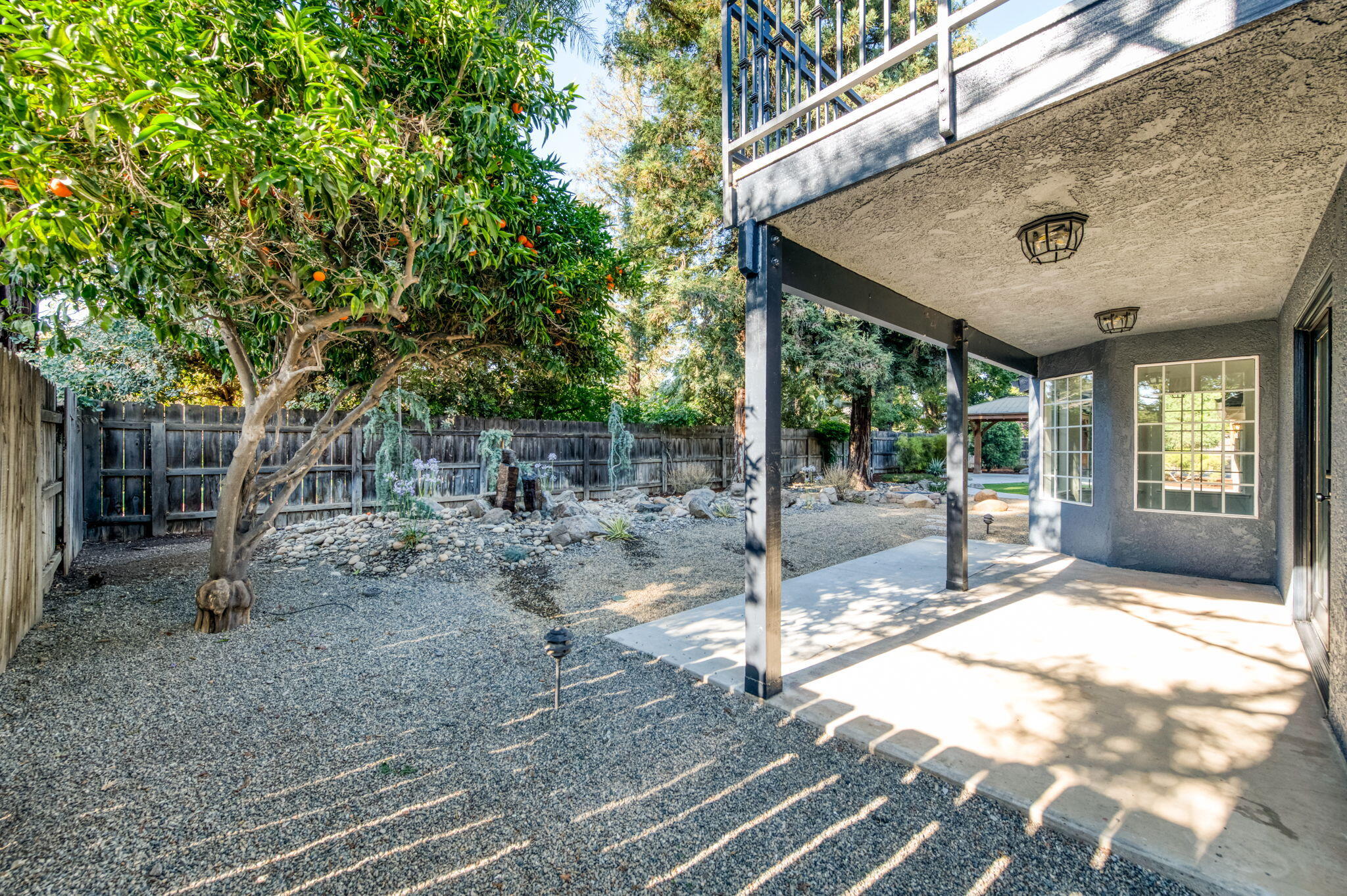 348 E Sunnyside Ave, Visalia, CA 93277