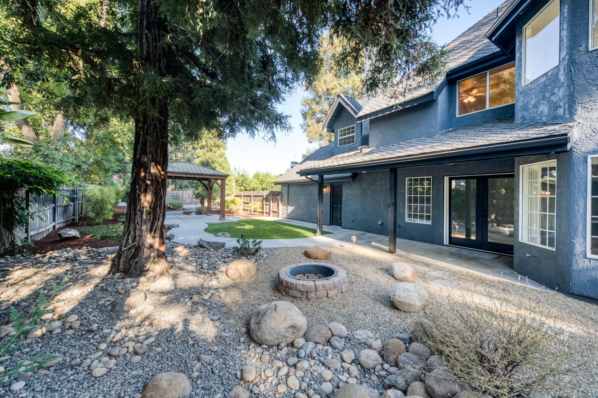348 E Sunnyside Ave, Visalia, CA 93277