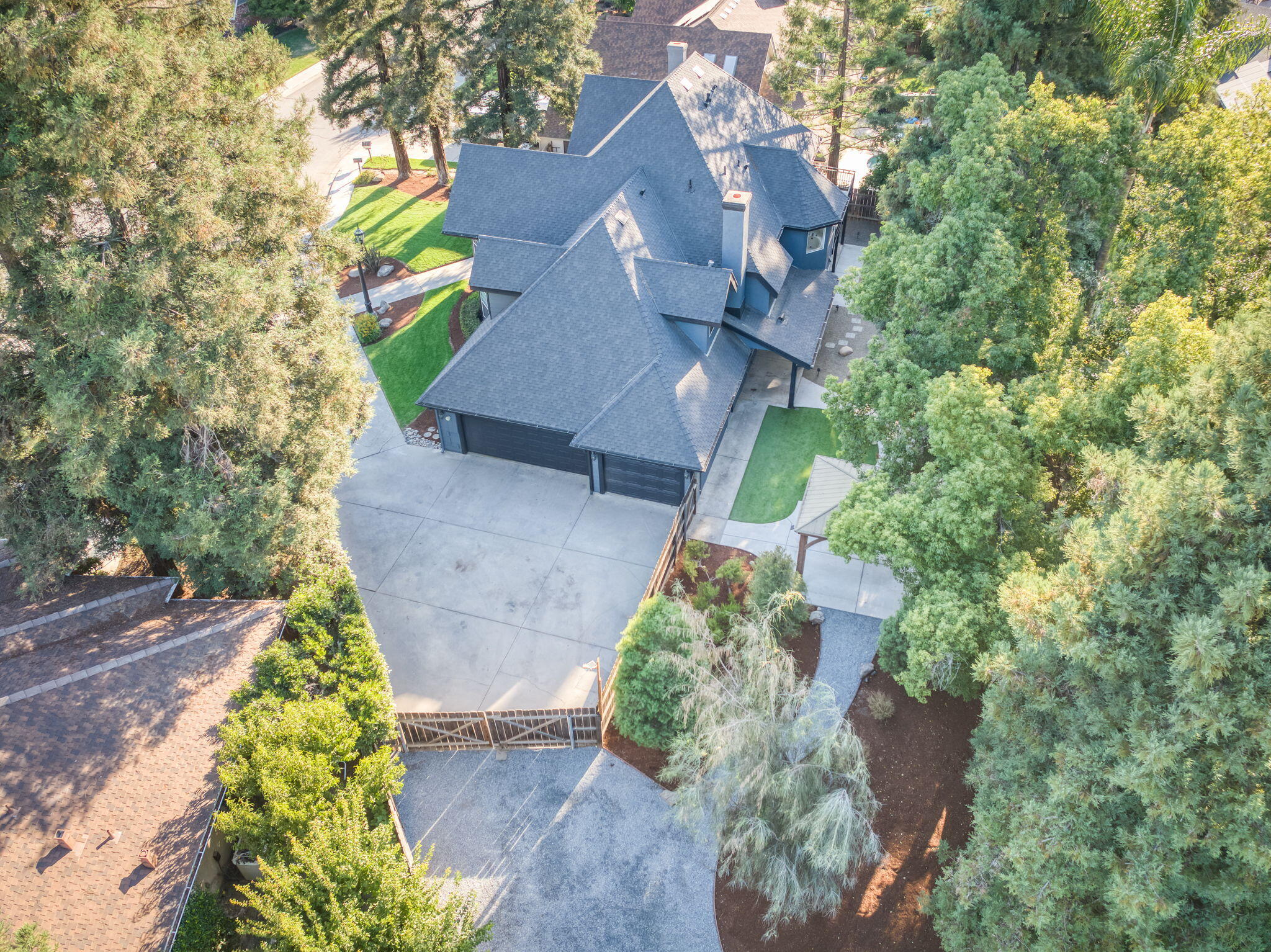348 E Sunnyside Ave, Visalia, CA 93277