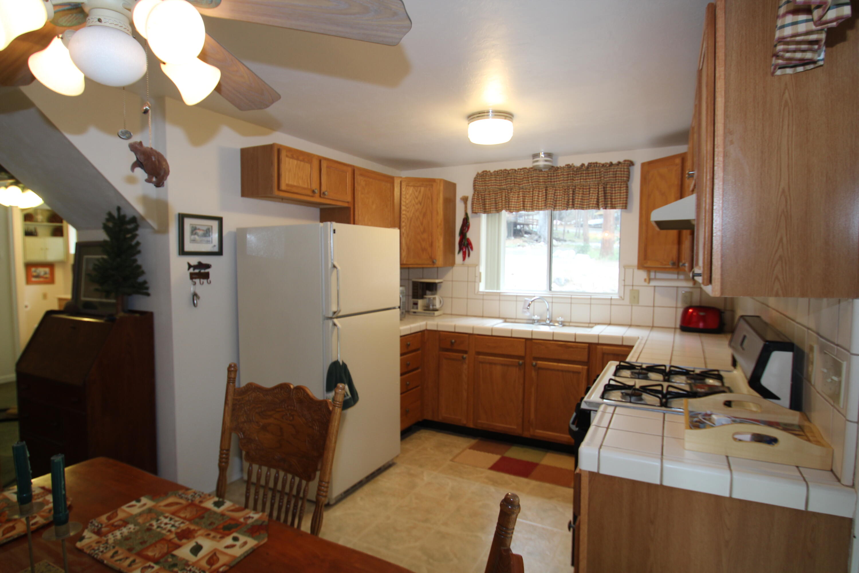 565 Trails End, Springville, CA 93265