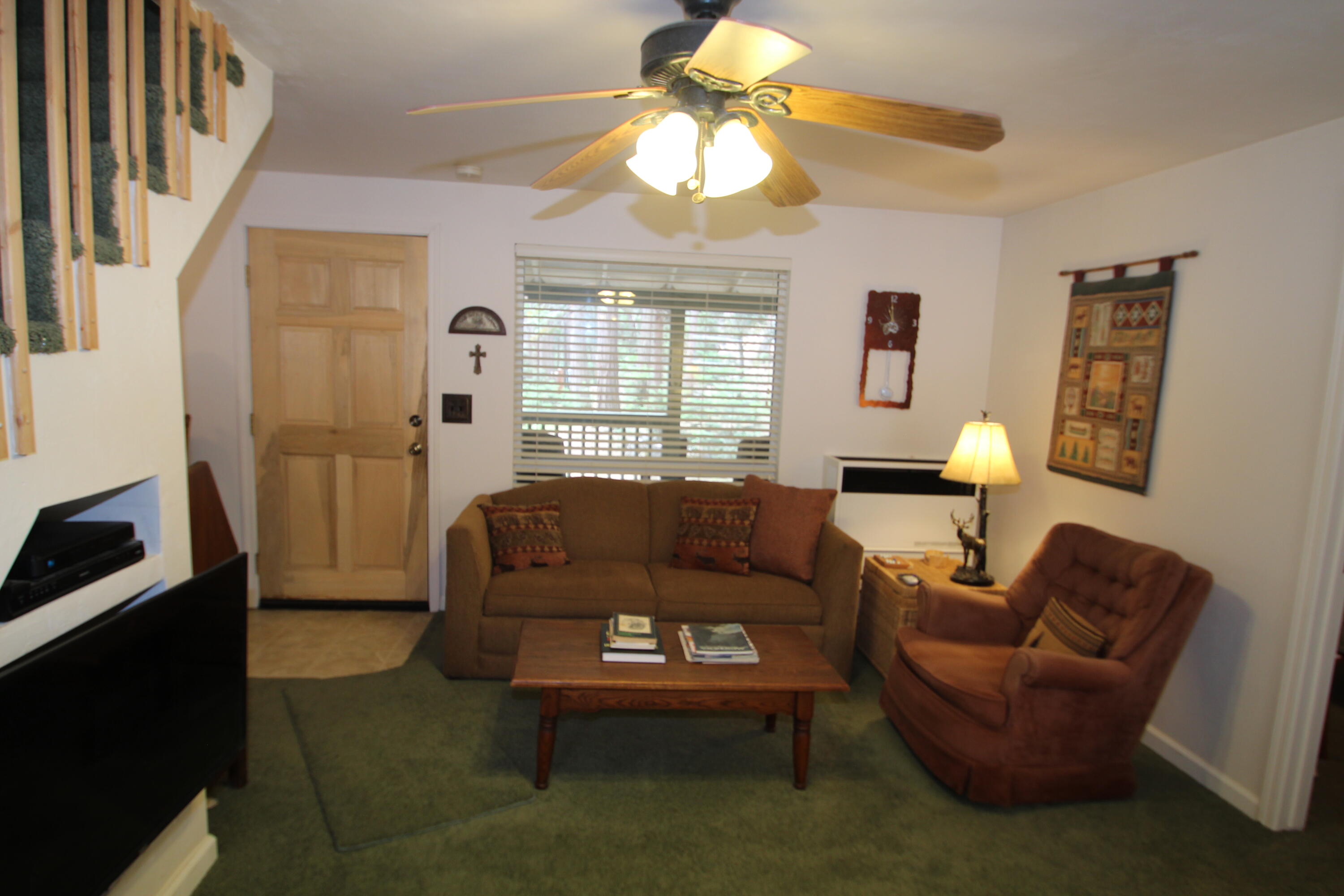 565 Trails End, Springville, CA 93265