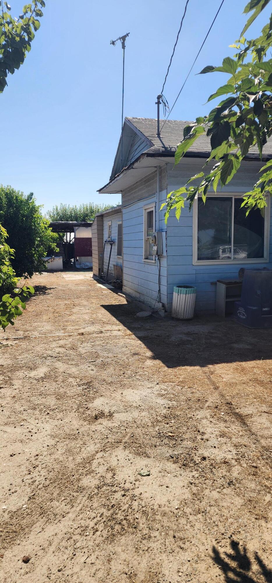 37774 Hunter Rd, Dinuba, CA 93618