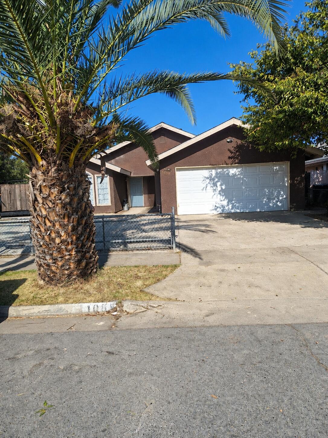 1055 Celaya St, Orange Cove, CA 93646