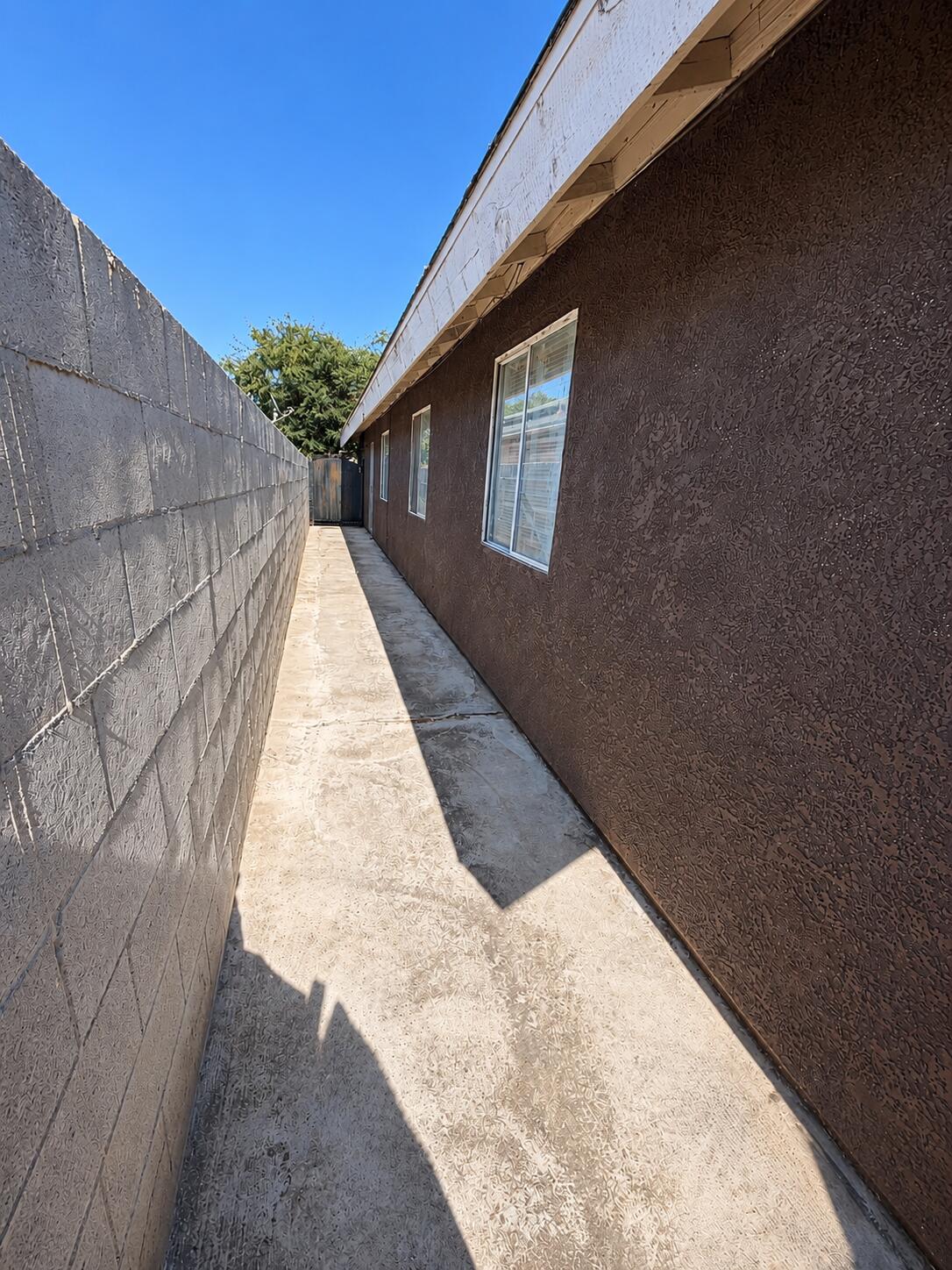 1055 Celaya St, Orange Cove, CA 93646