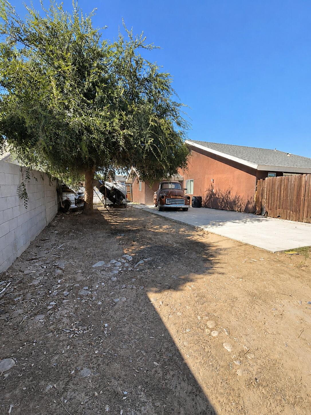 1055 Celaya St, Orange Cove, CA 93646