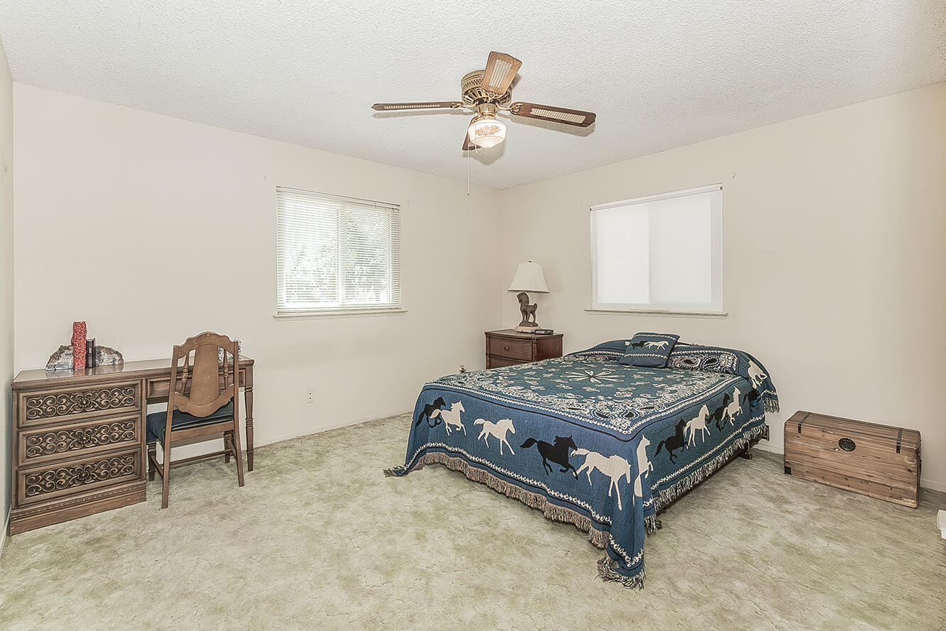 22085 Watts Valley Rd, Sanger, CA 93657