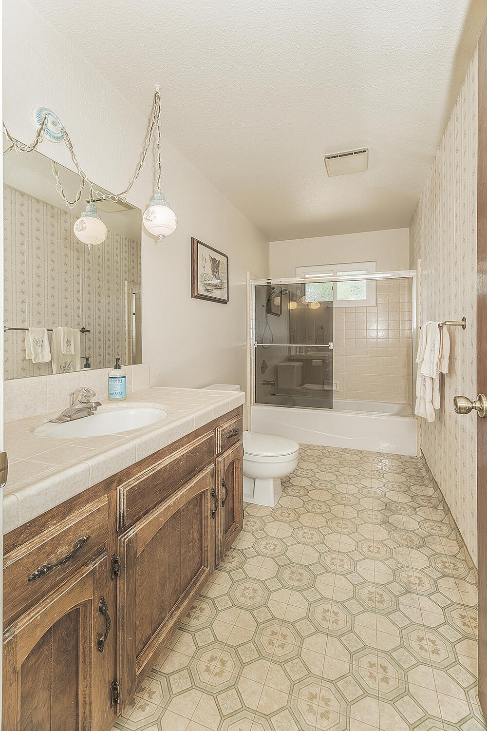 22085 Watts Valley Rd, Sanger, CA 93657