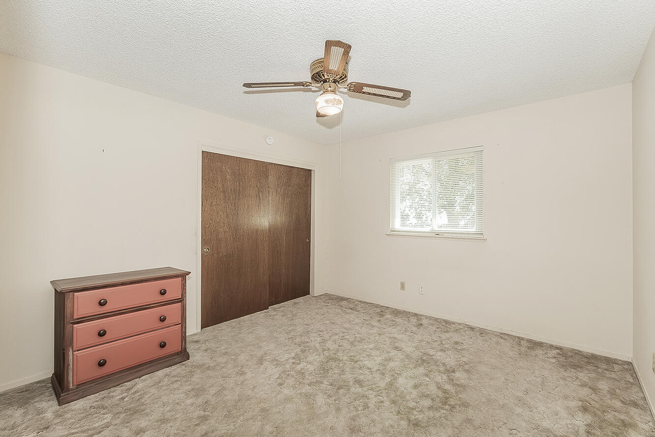 22085 Watts Valley Rd, Sanger, CA 93657