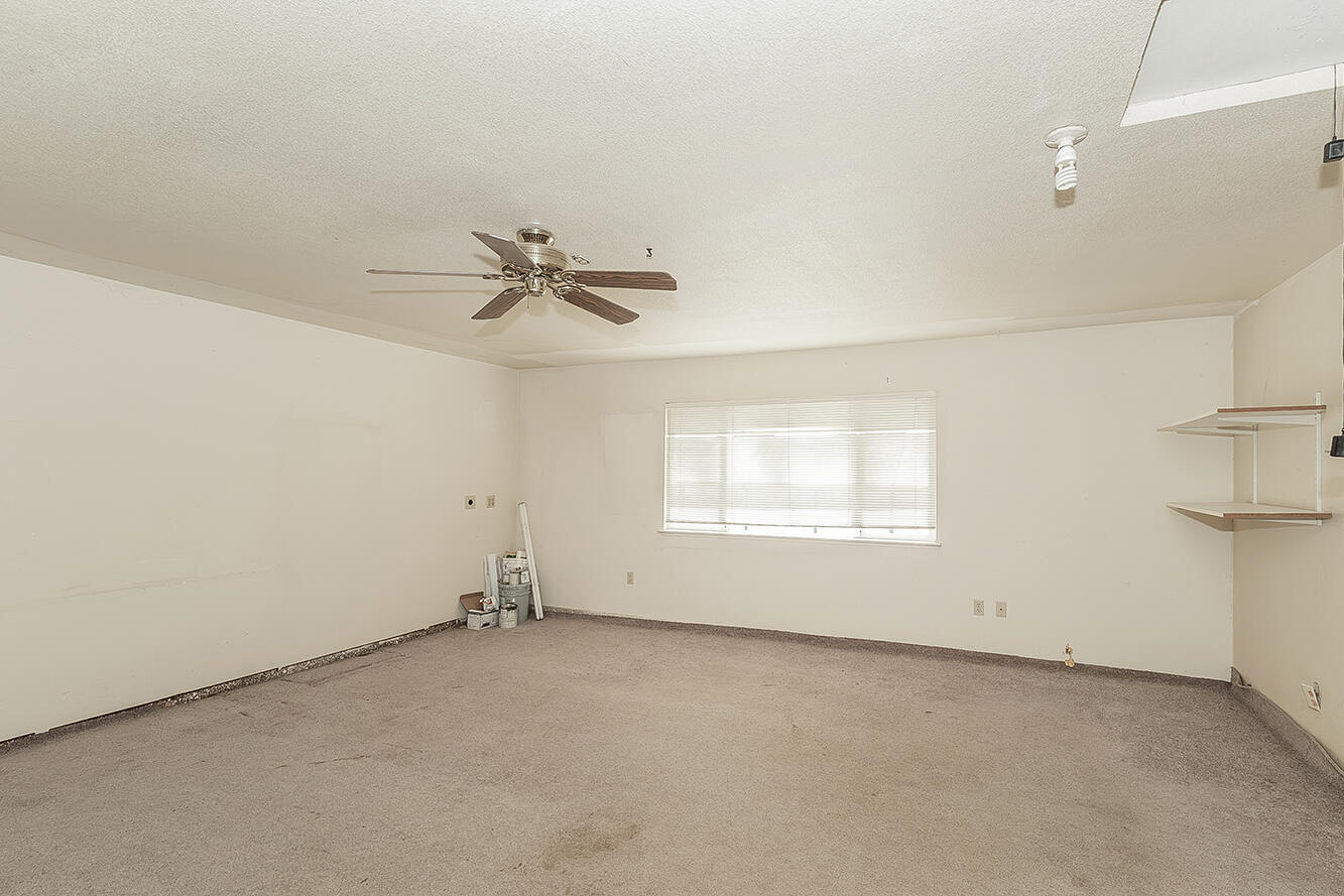 22085 Watts Valley Rd, Sanger, CA 93657