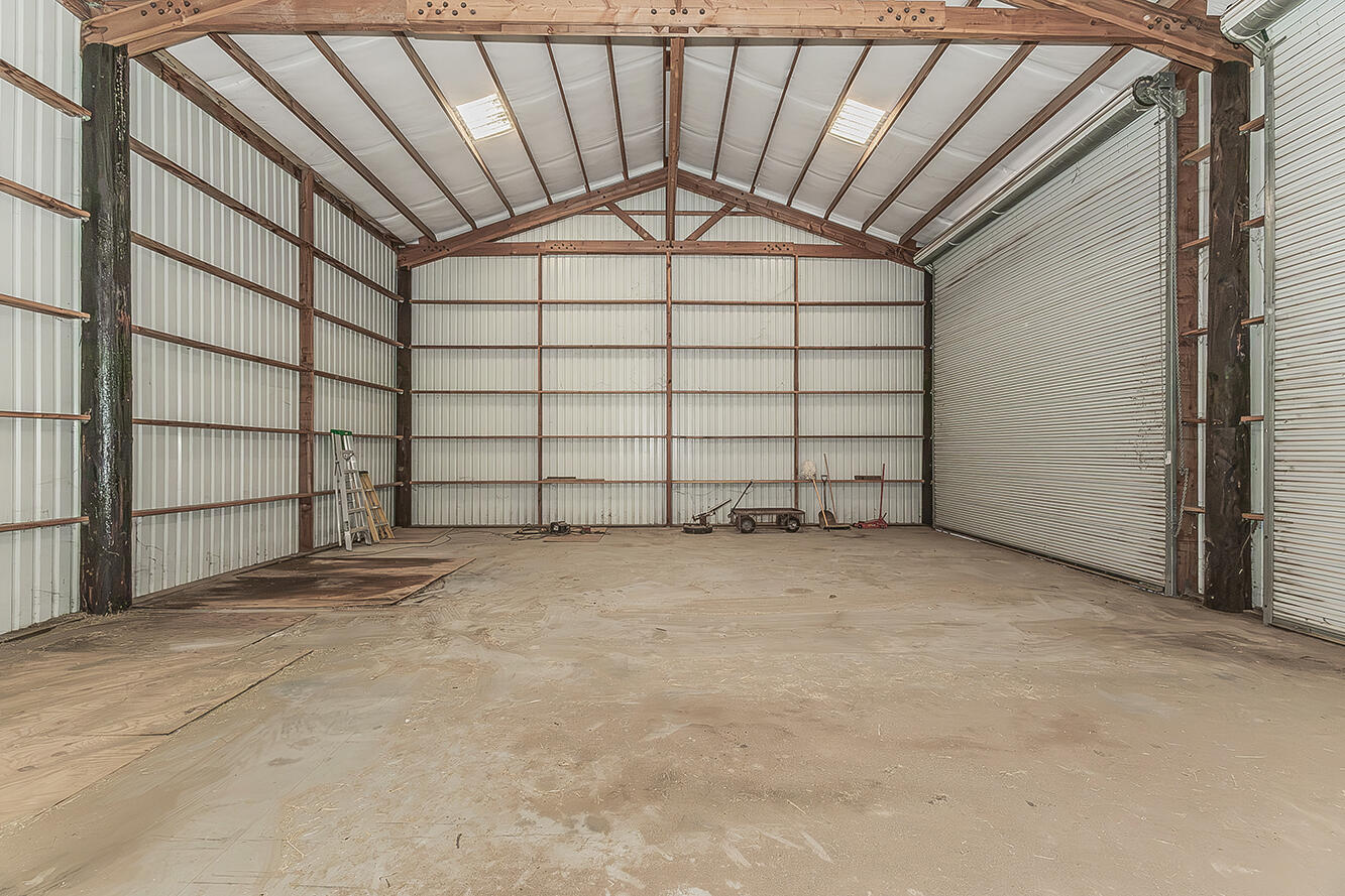 22085 Watts Valley Rd, Sanger, CA 93657