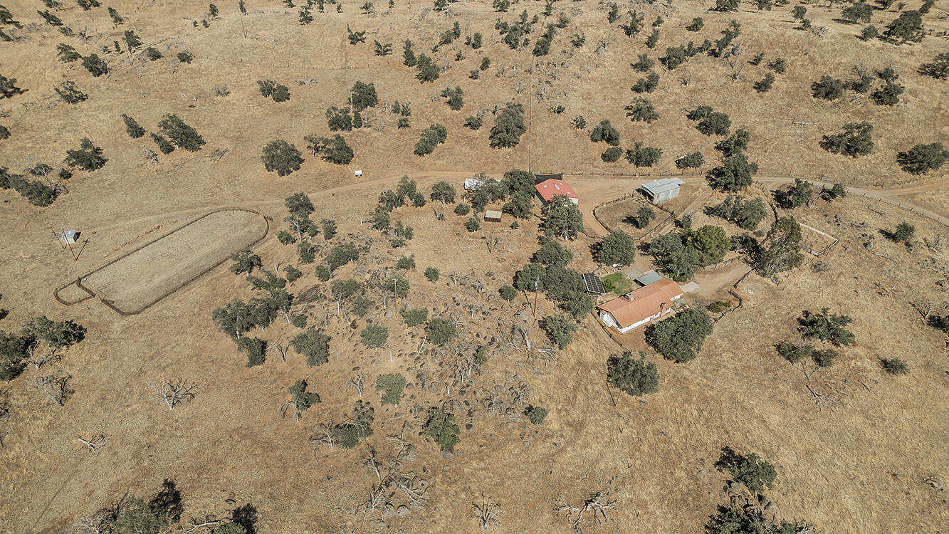22085 Watts Valley Rd, Sanger, CA 93657
