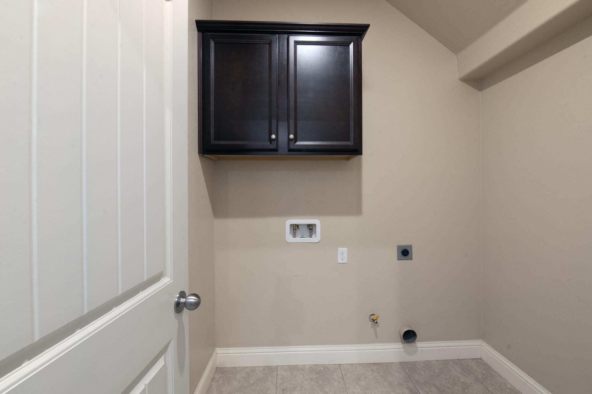3728 W Ceres Ct, Visalia, CA 93291