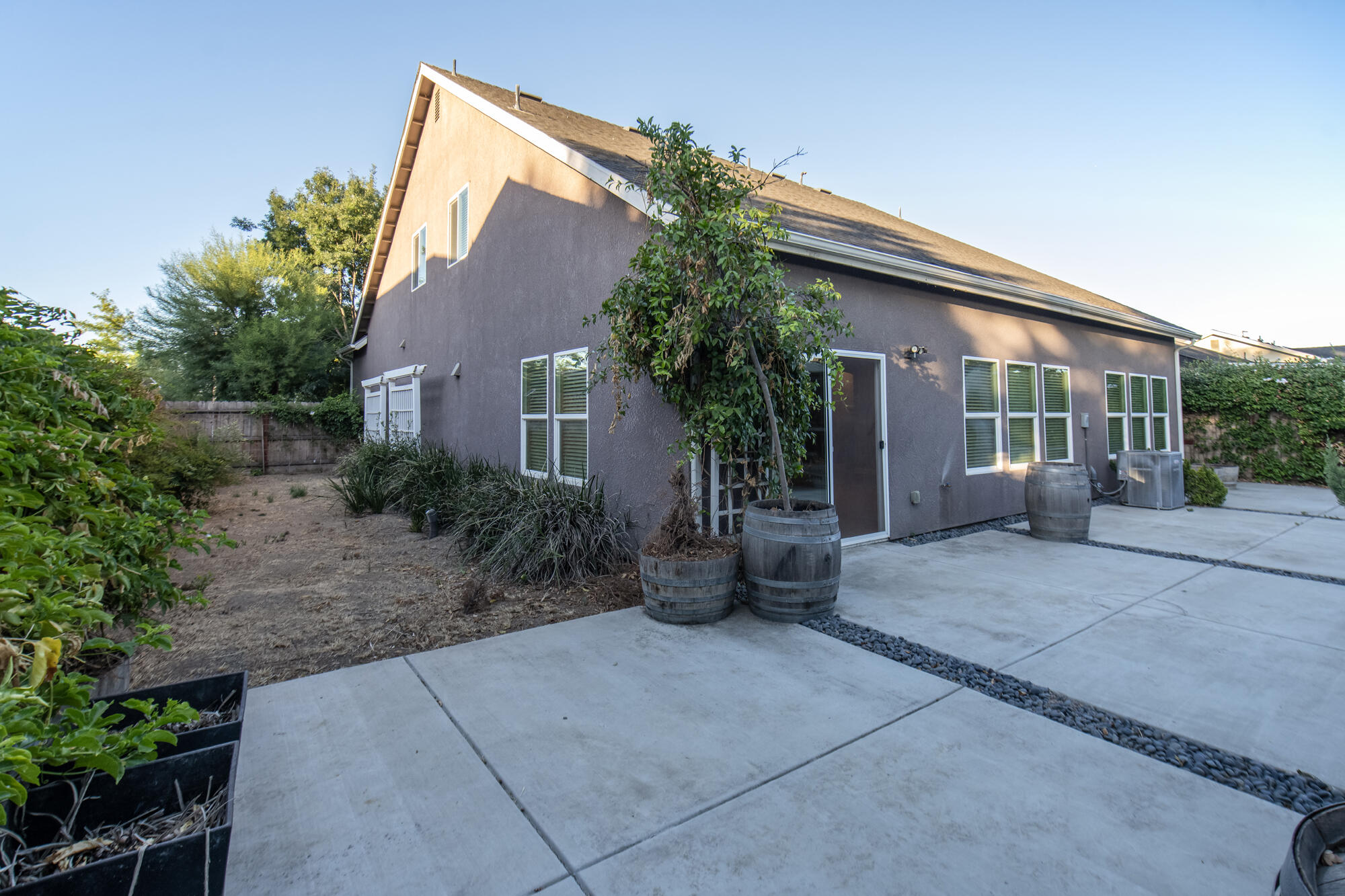 3728 W Ceres Ct, Visalia, CA 93291