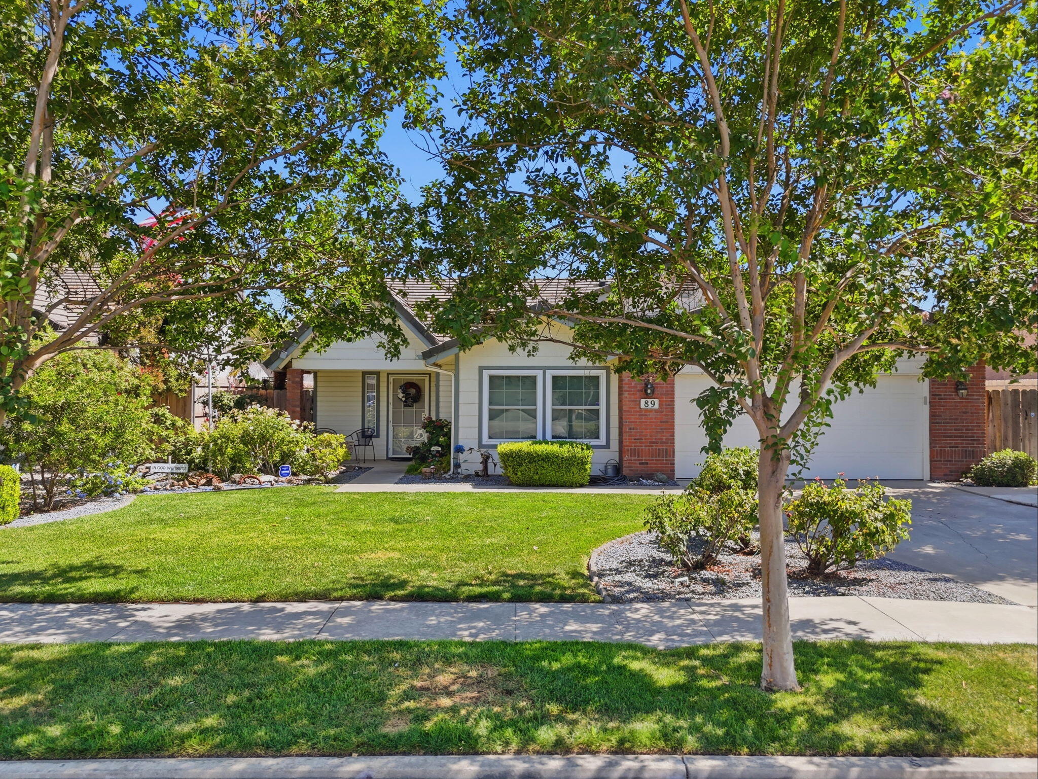 89 Devon Dr, Lemoore, CA 93245