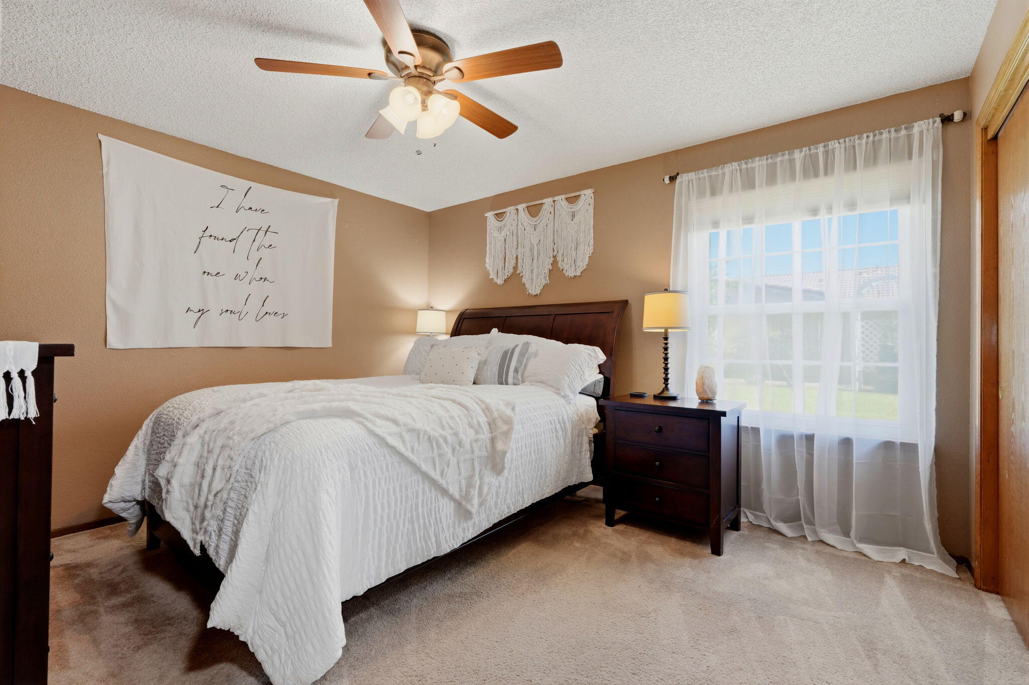 89 Devon Dr, Lemoore, CA 93245