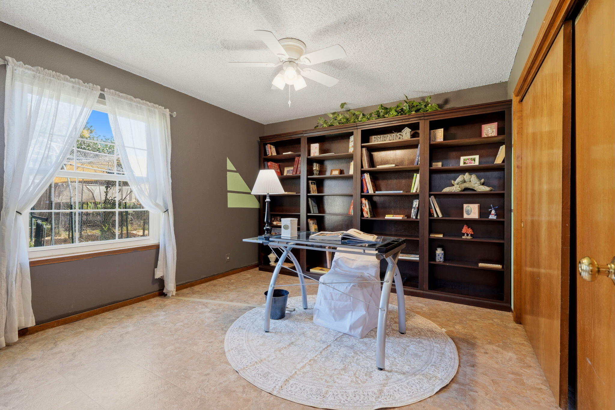 89 Devon Dr, Lemoore, CA 93245