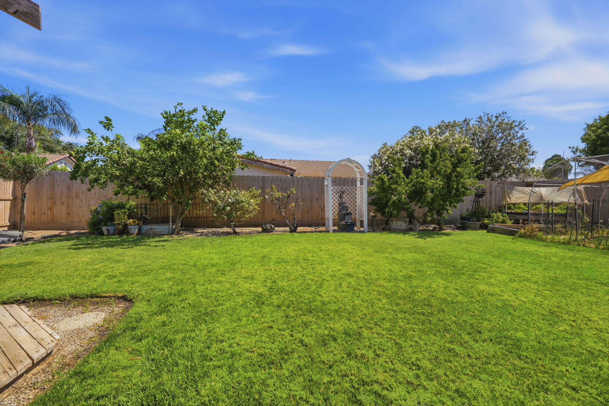89 Devon Dr, Lemoore, CA 93245
