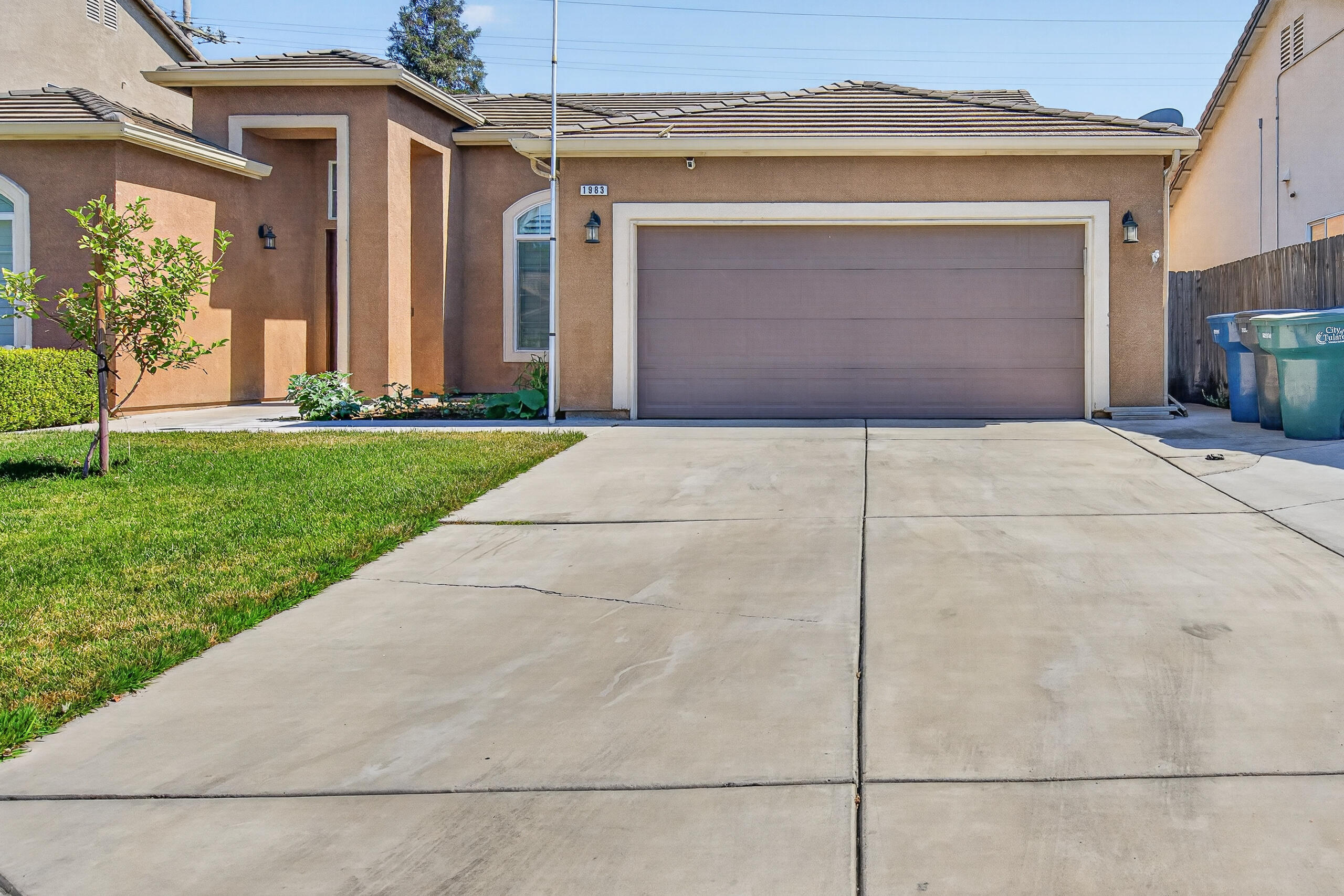1983 Malvasia Ct, Tulare, CA 93274