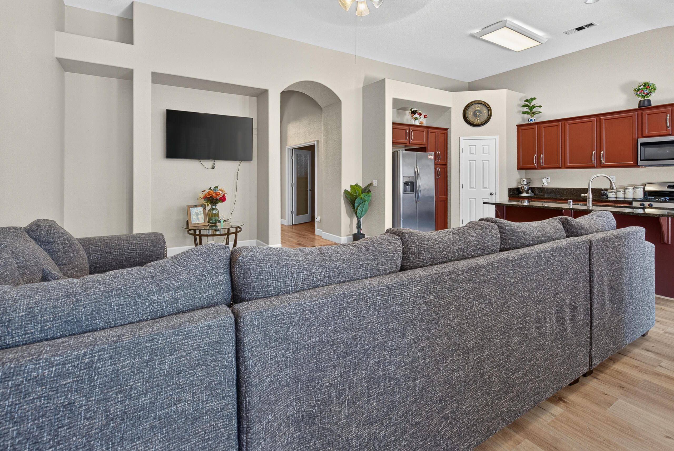 1983 Malvasia Ct, Tulare, CA 93274