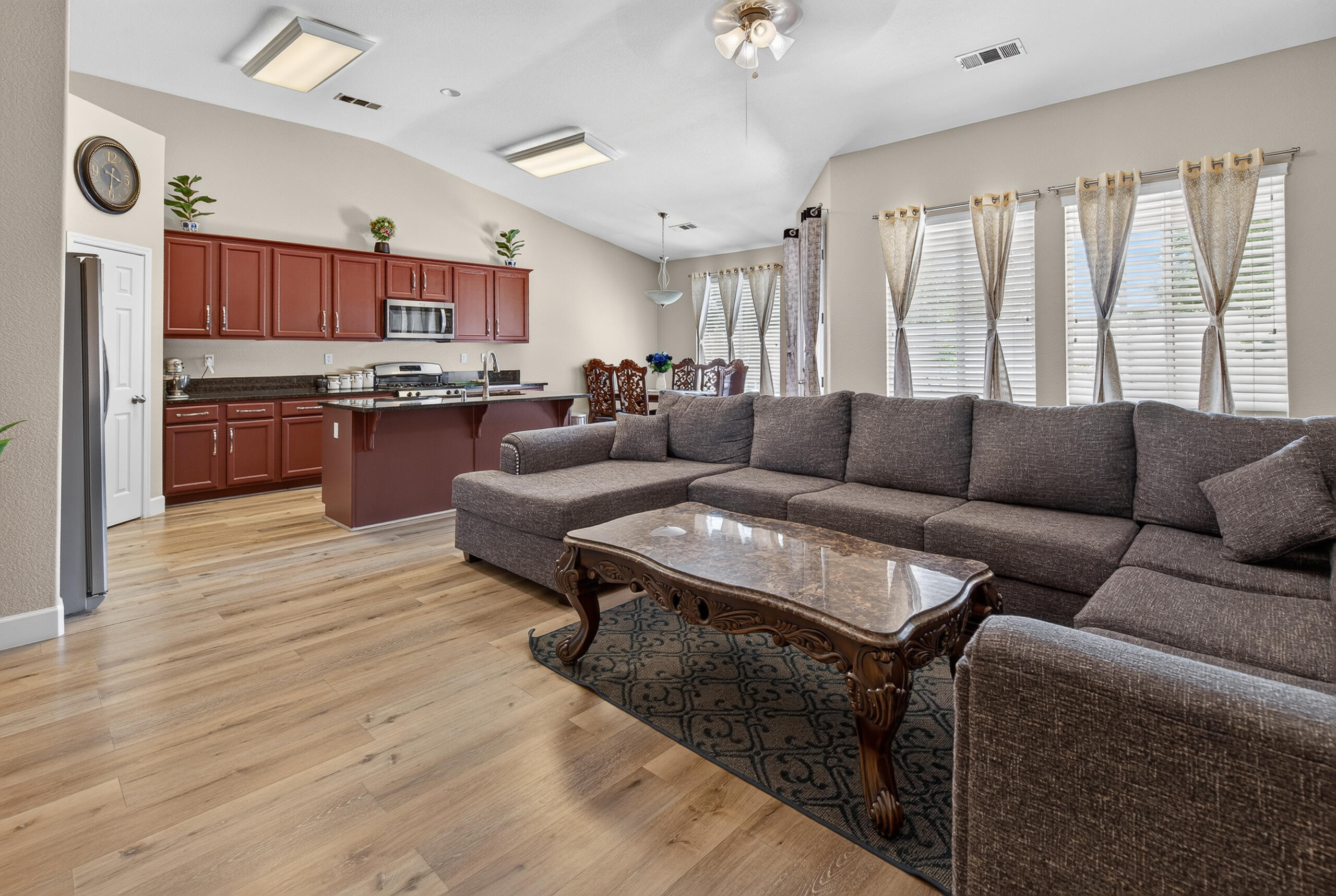 1983 Malvasia Ct, Tulare, CA 93274