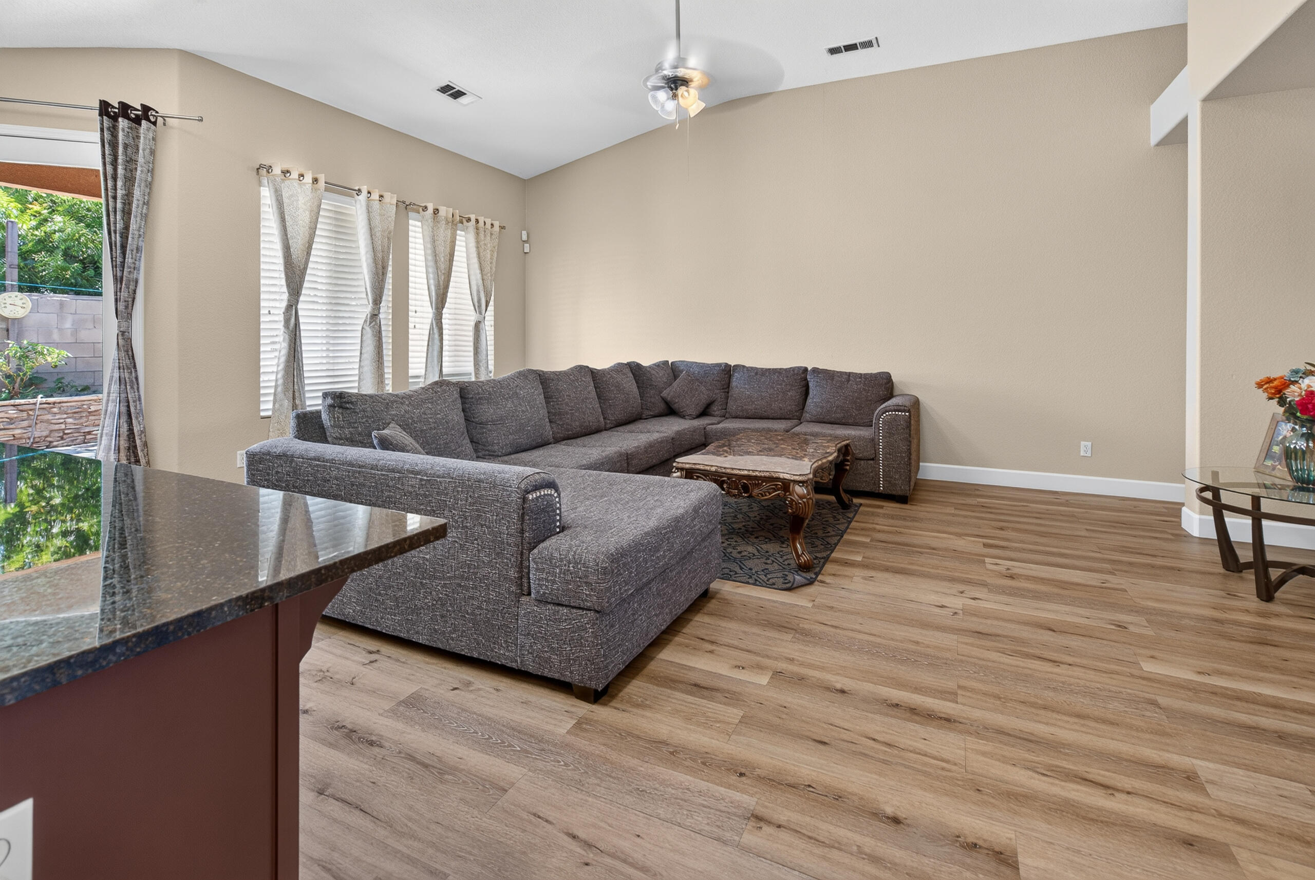 1983 Malvasia Ct, Tulare, CA 93274