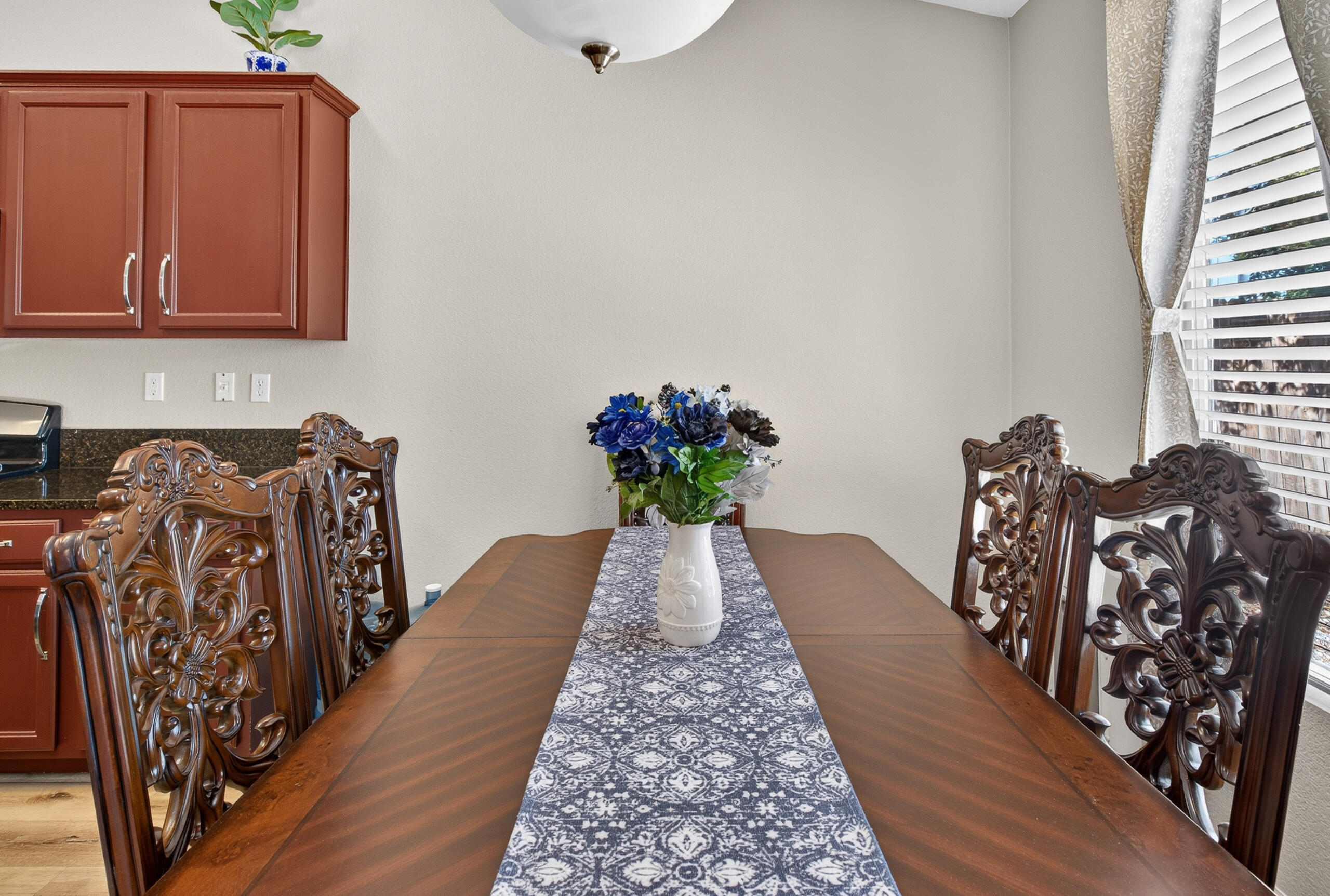 1983 Malvasia Ct, Tulare, CA 93274
