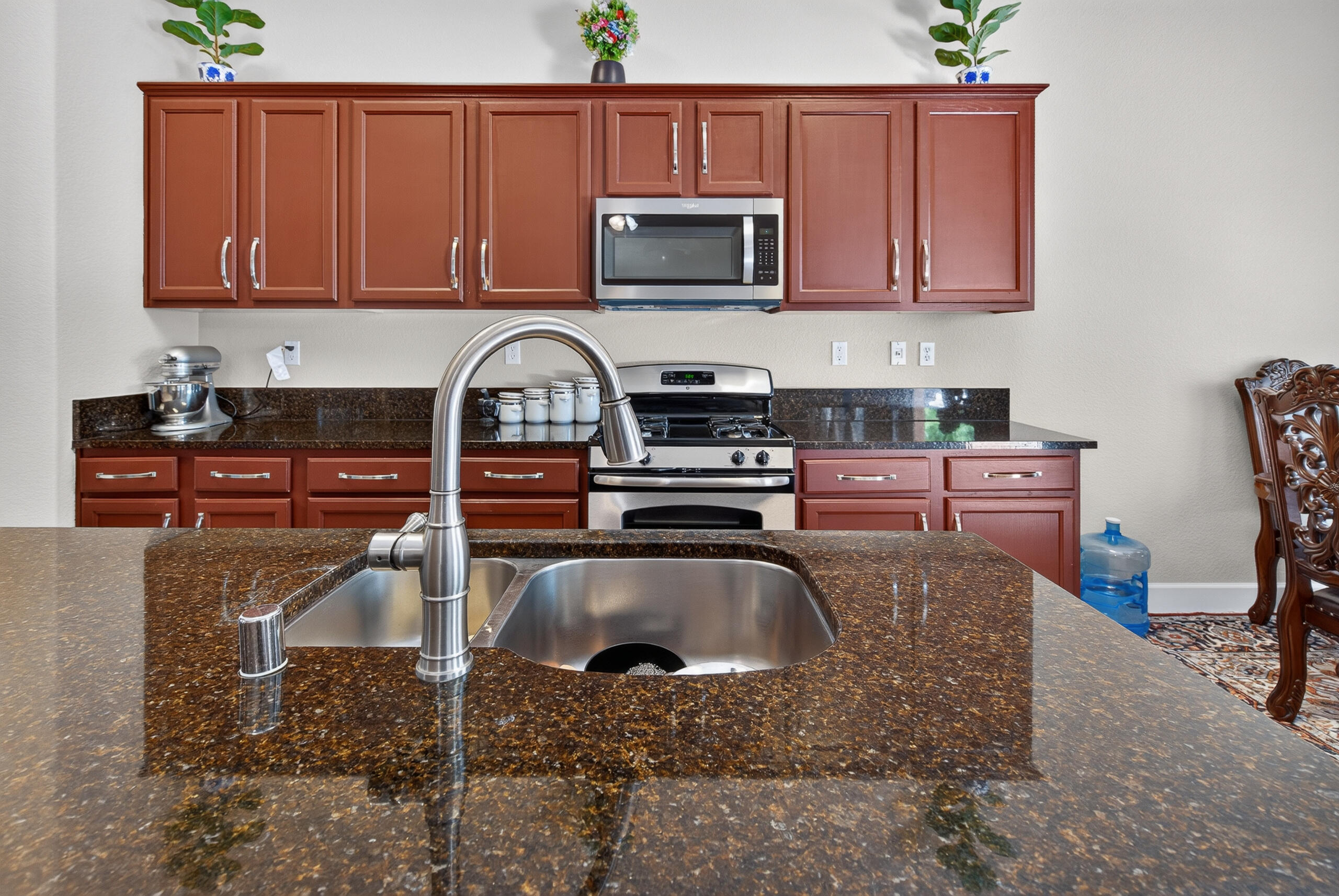 1983 Malvasia Ct, Tulare, CA 93274