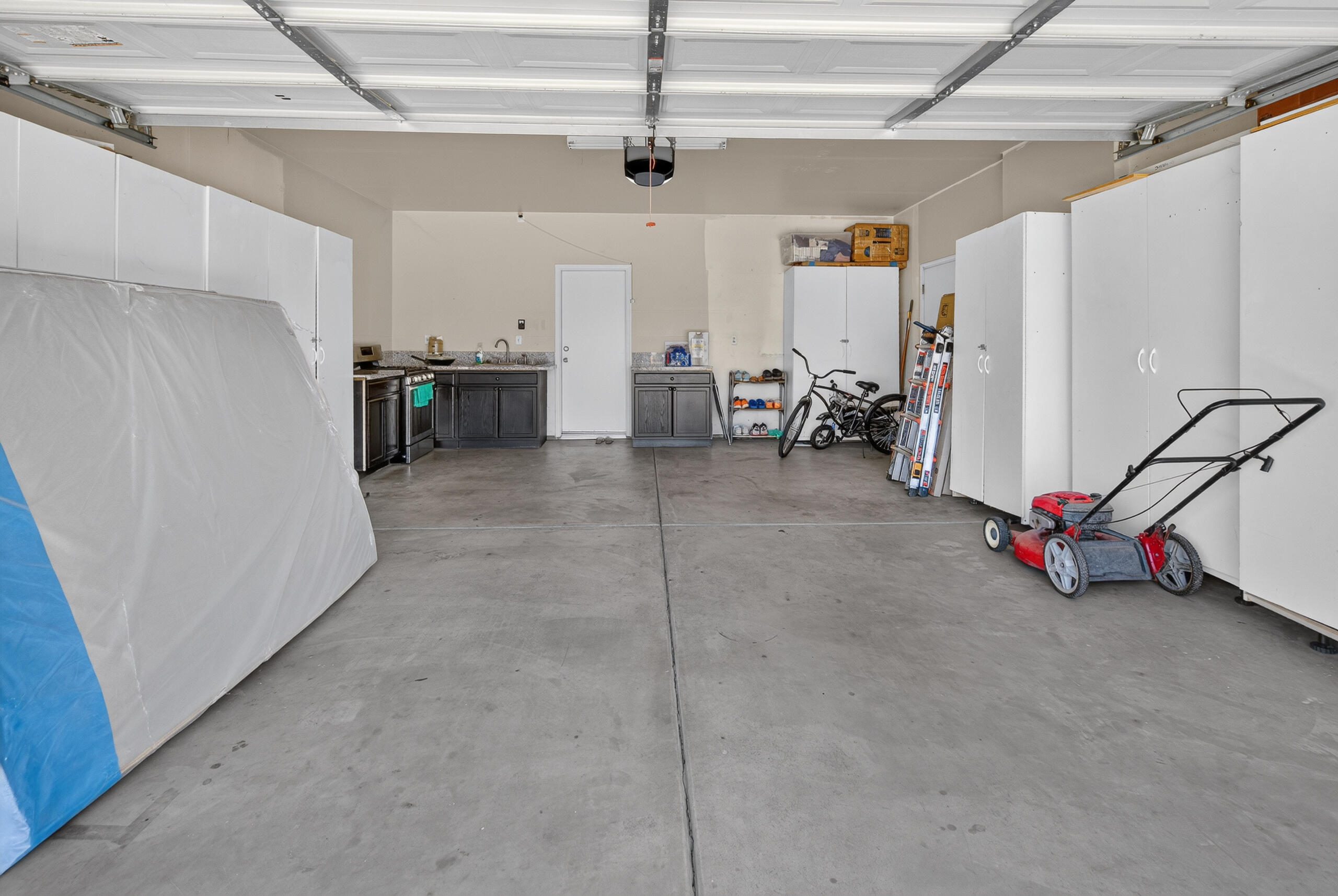 1983 Malvasia Ct, Tulare, CA 93274
