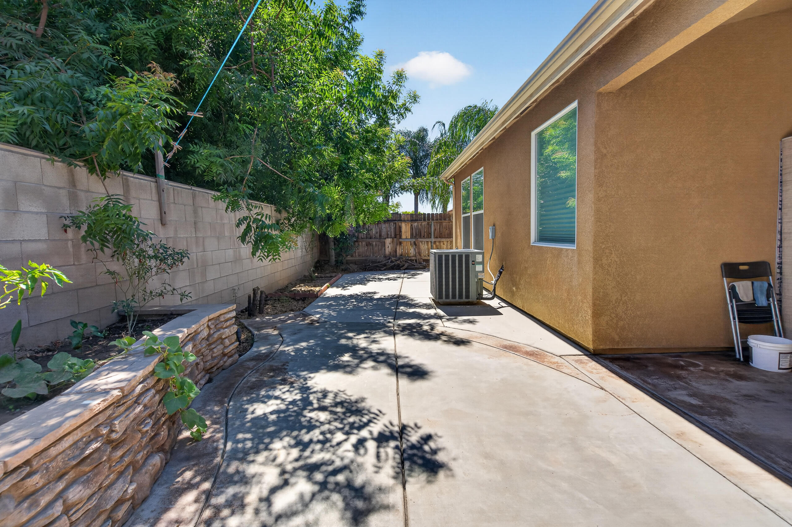 1983 Malvasia Ct, Tulare, CA 93274