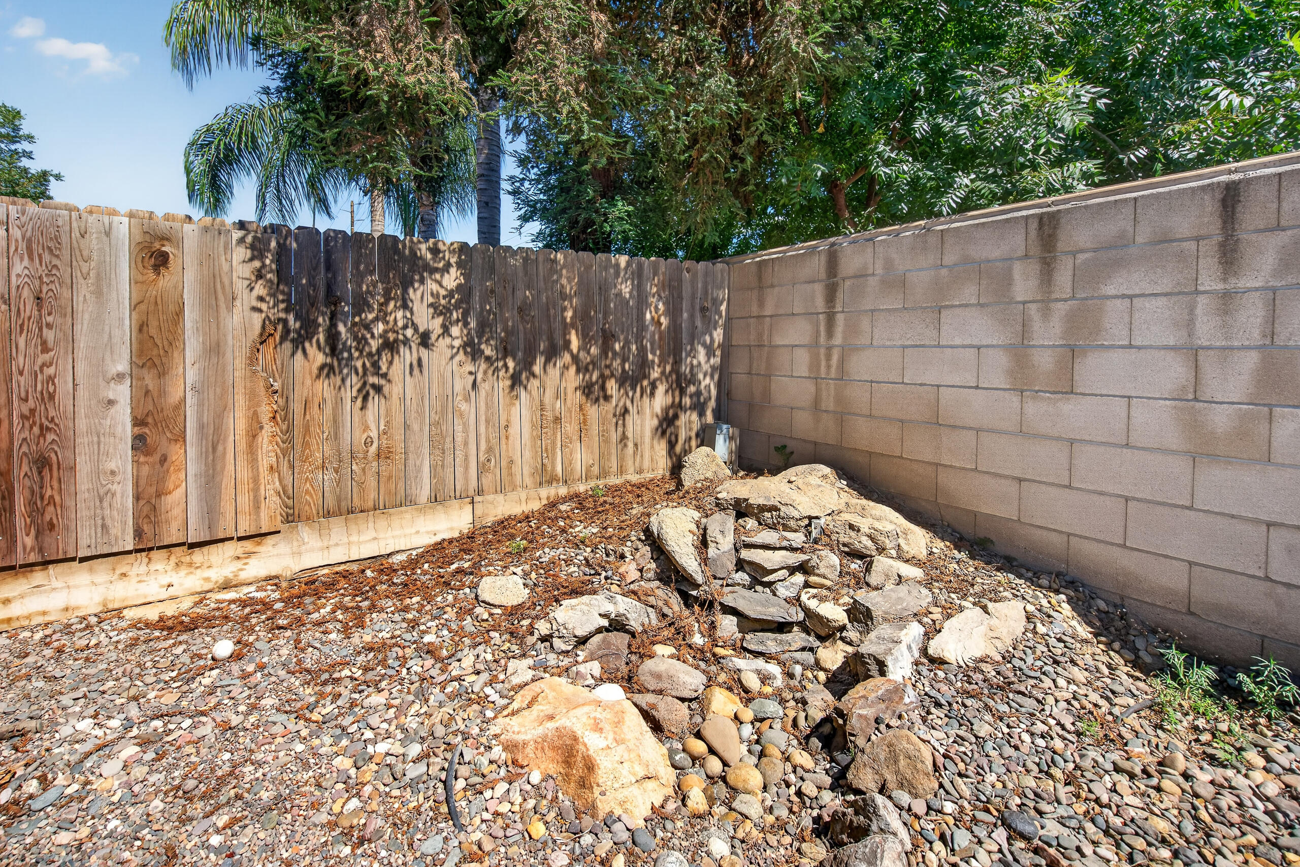 1983 Malvasia Ct, Tulare, CA 93274