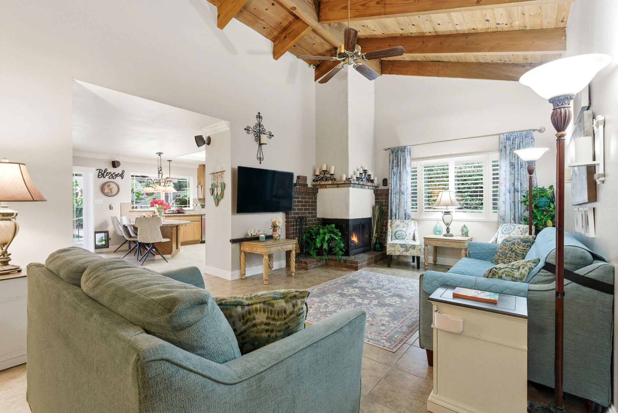 2544 W Harter Ave, Visalia, CA 93277
