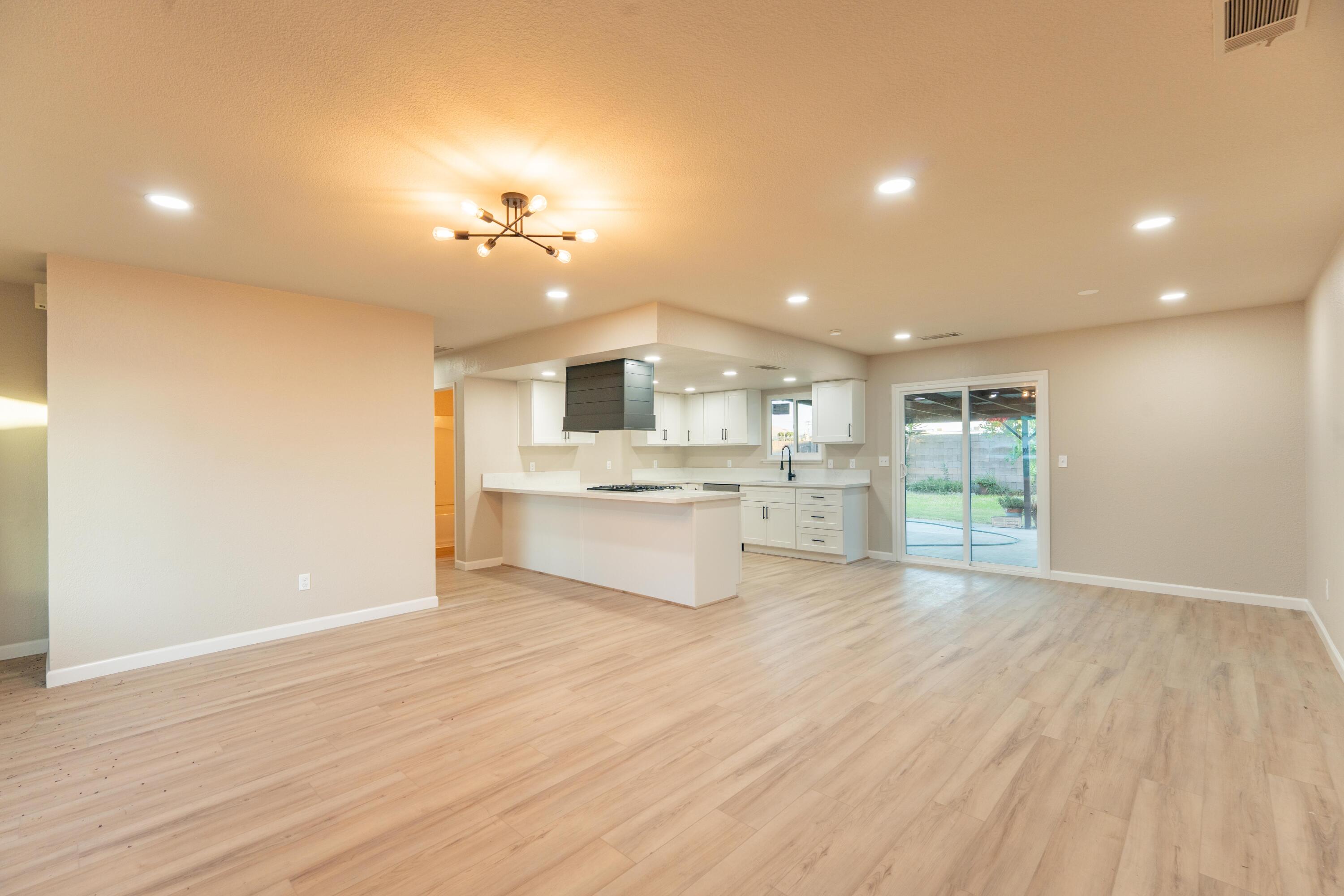 321 Olivewood Cir, Porterville, CA 93257