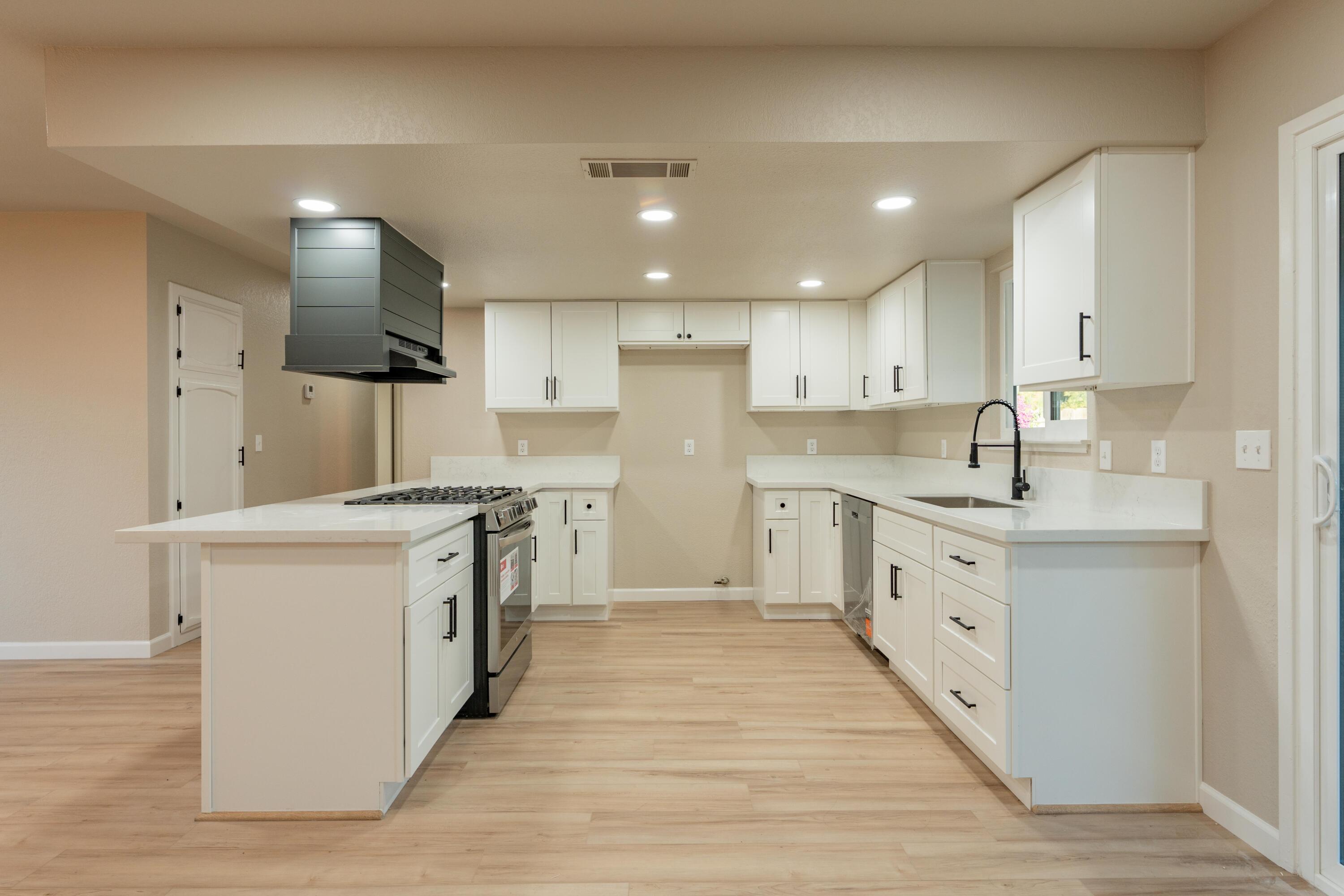 321 Olivewood Cir, Porterville, CA 93257
