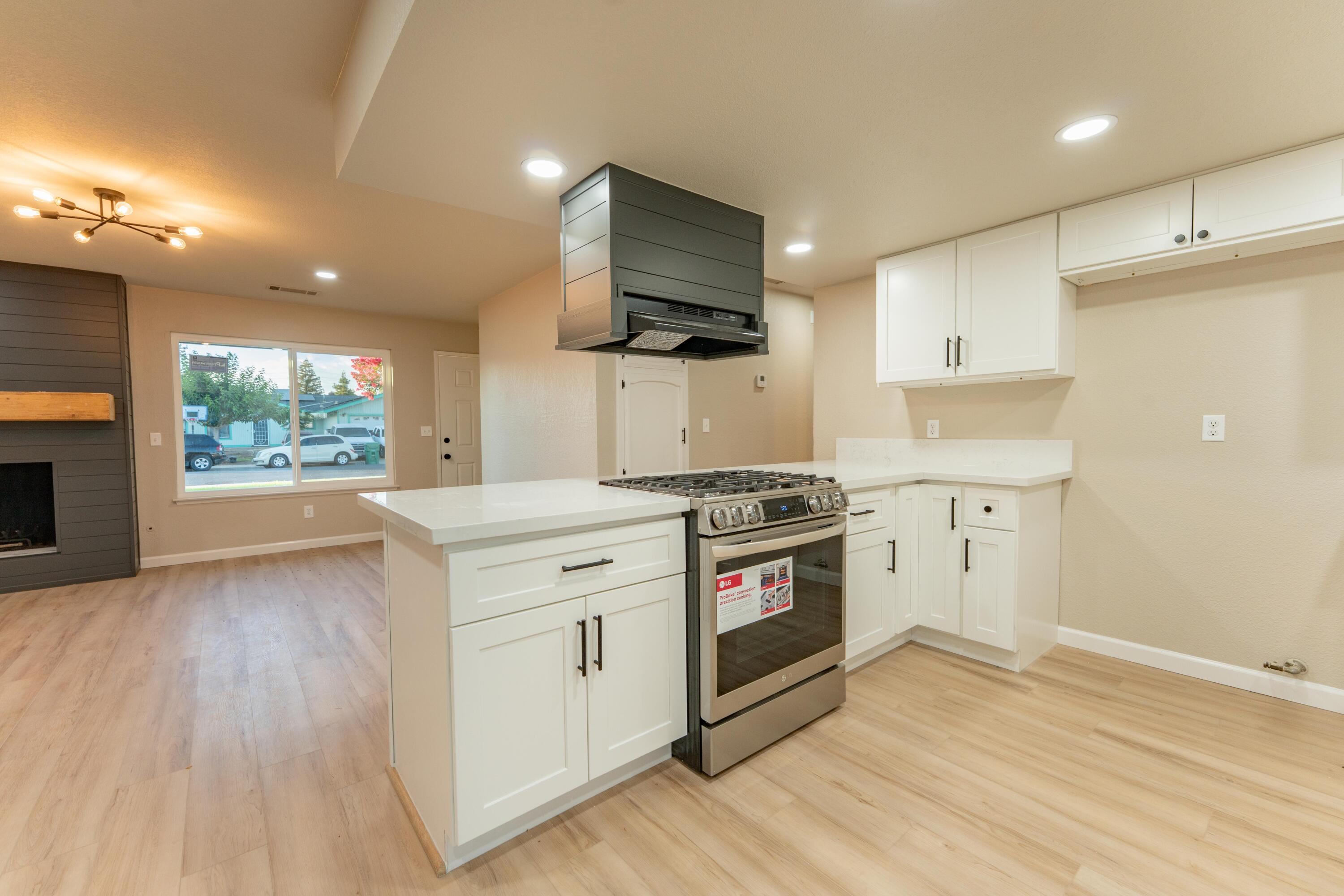 321 Olivewood Cir, Porterville, CA 93257