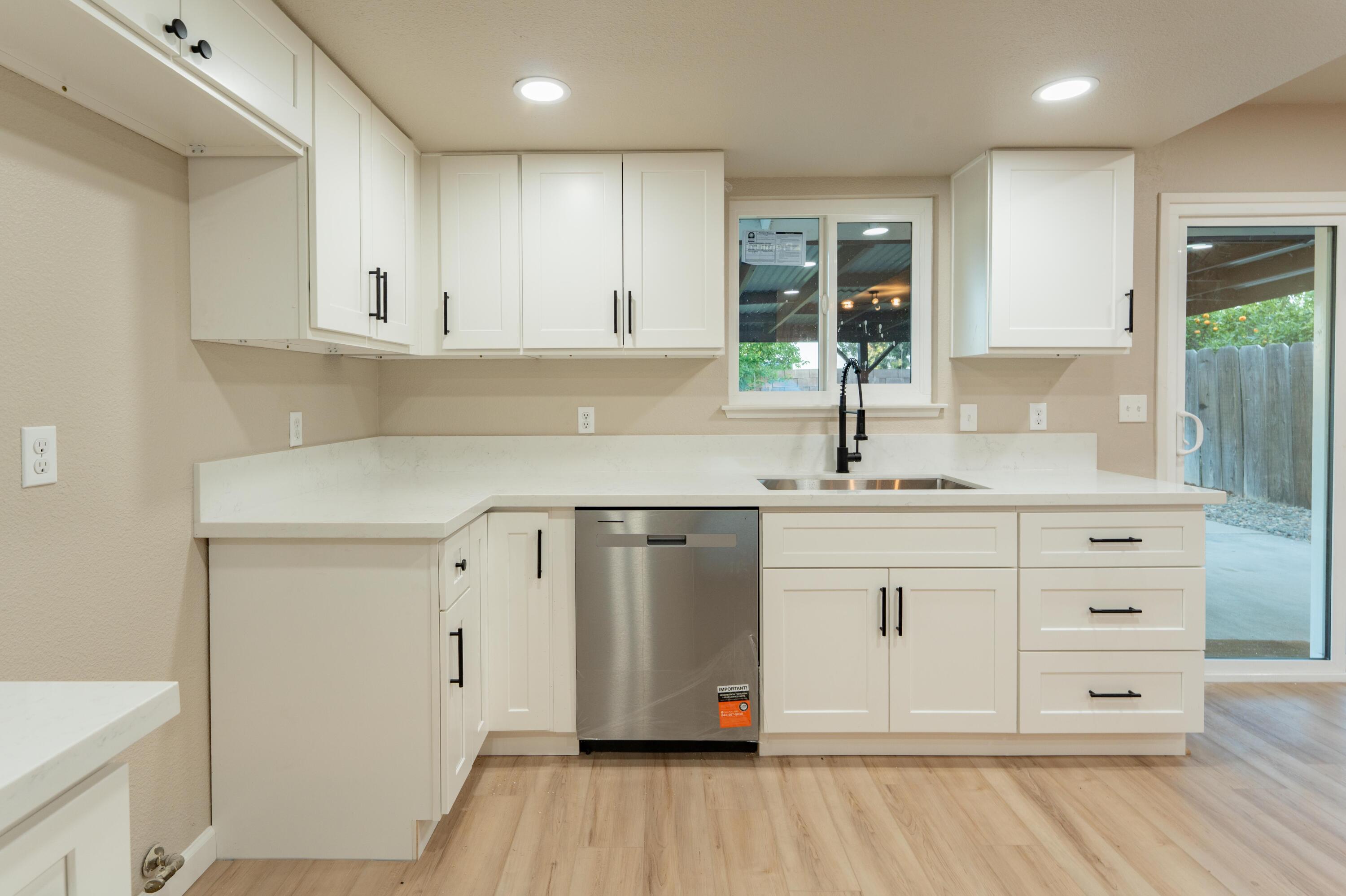 321 Olivewood Cir, Porterville, CA 93257