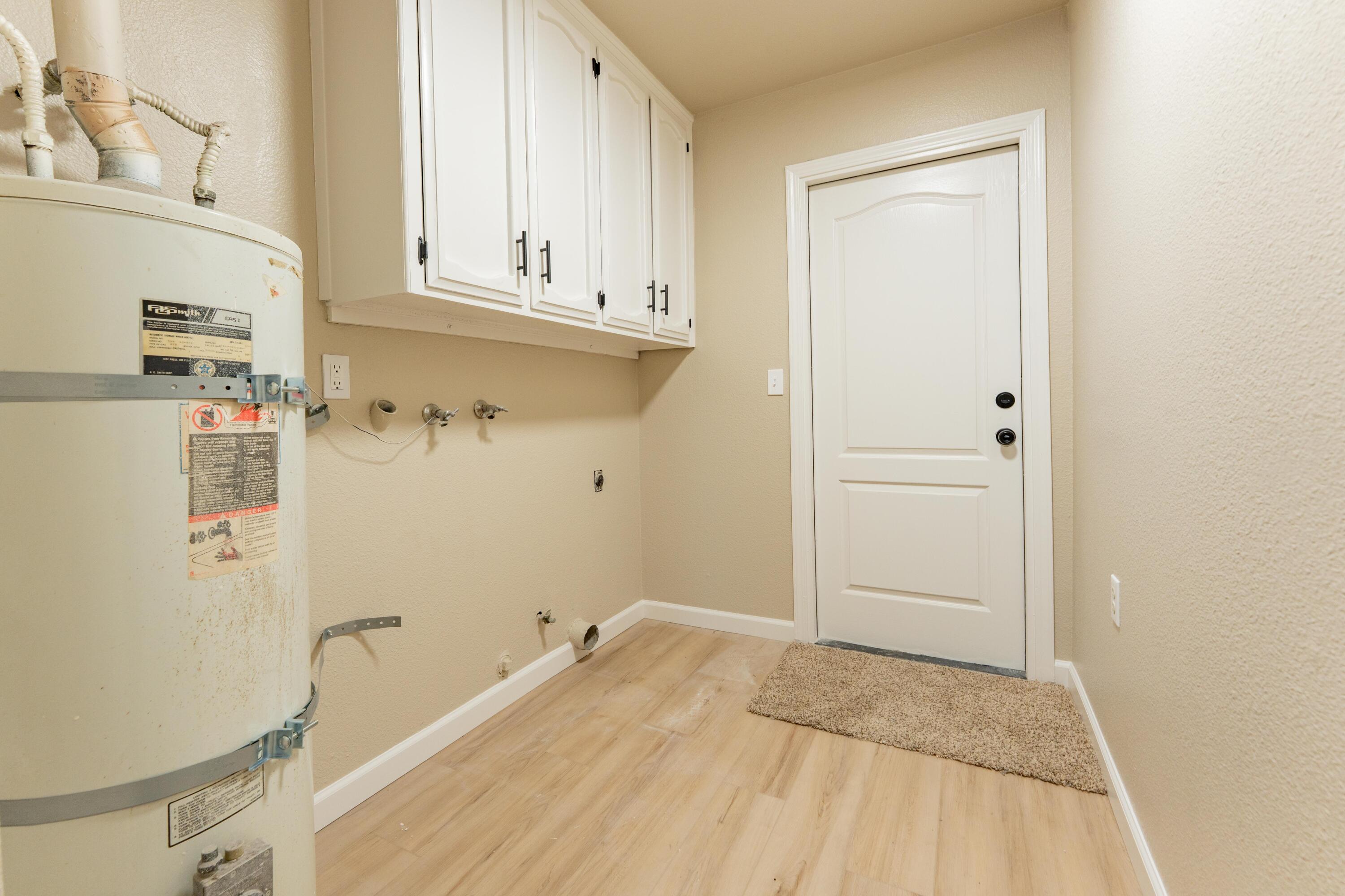 321 Olivewood Cir, Porterville, CA 93257