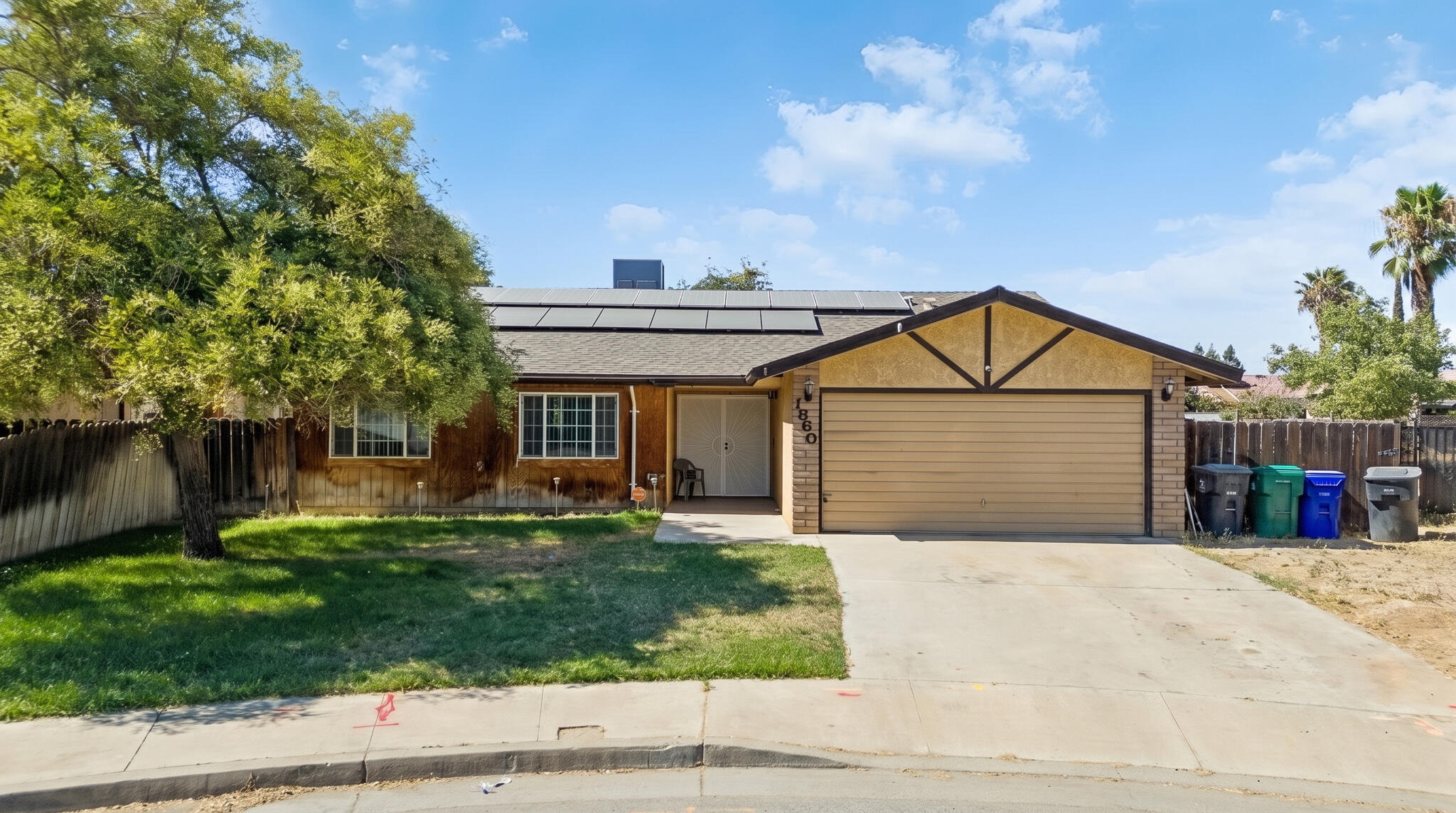 1660 W Gerry Ct, Porterville, CA 93257