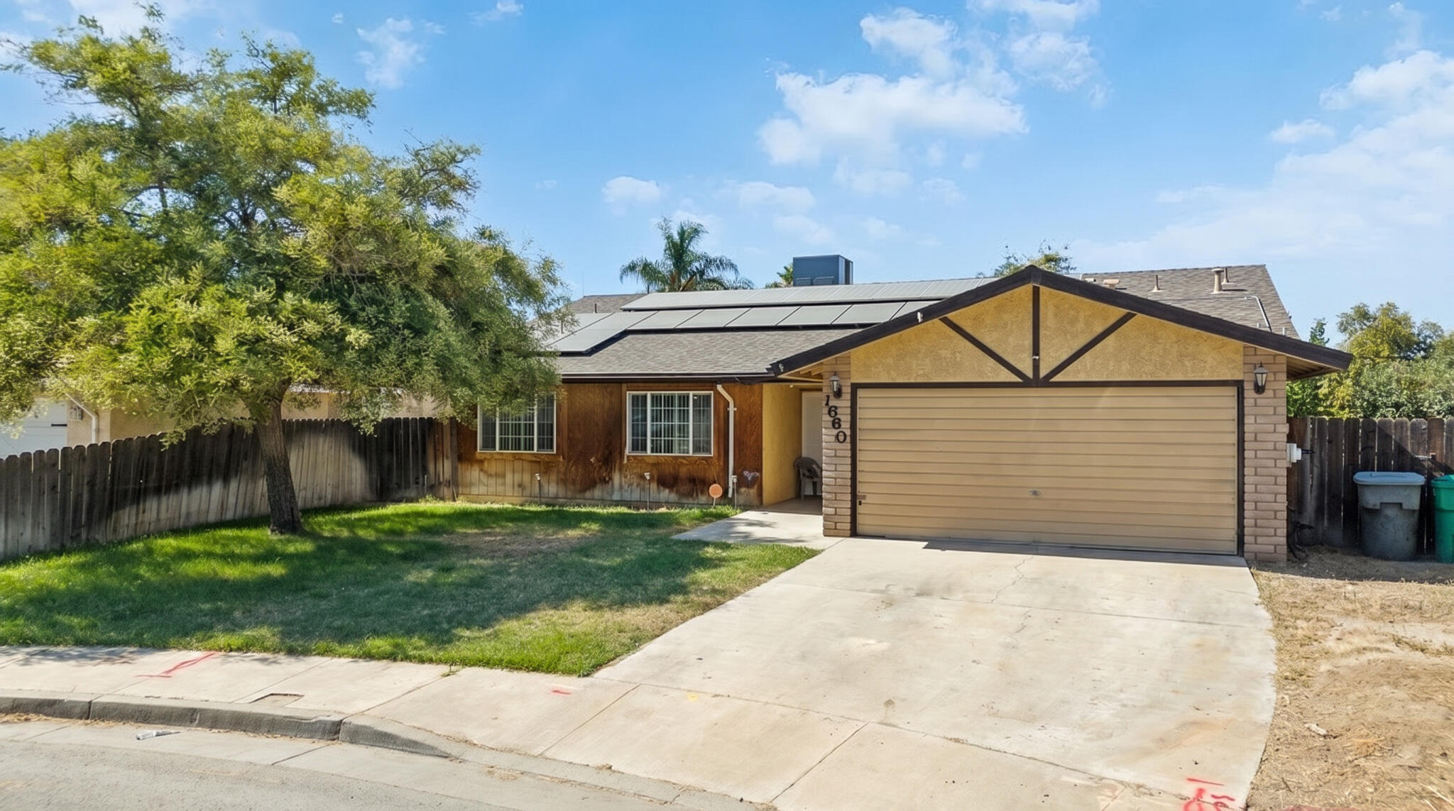 1660 W Gerry Ct, Porterville, CA 93257