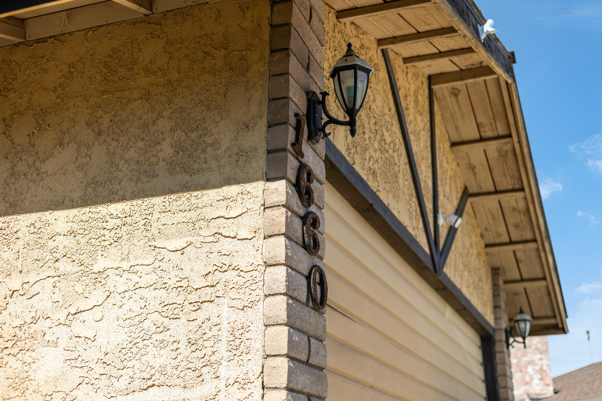 1660 W Gerry Ct, Porterville, CA 93257