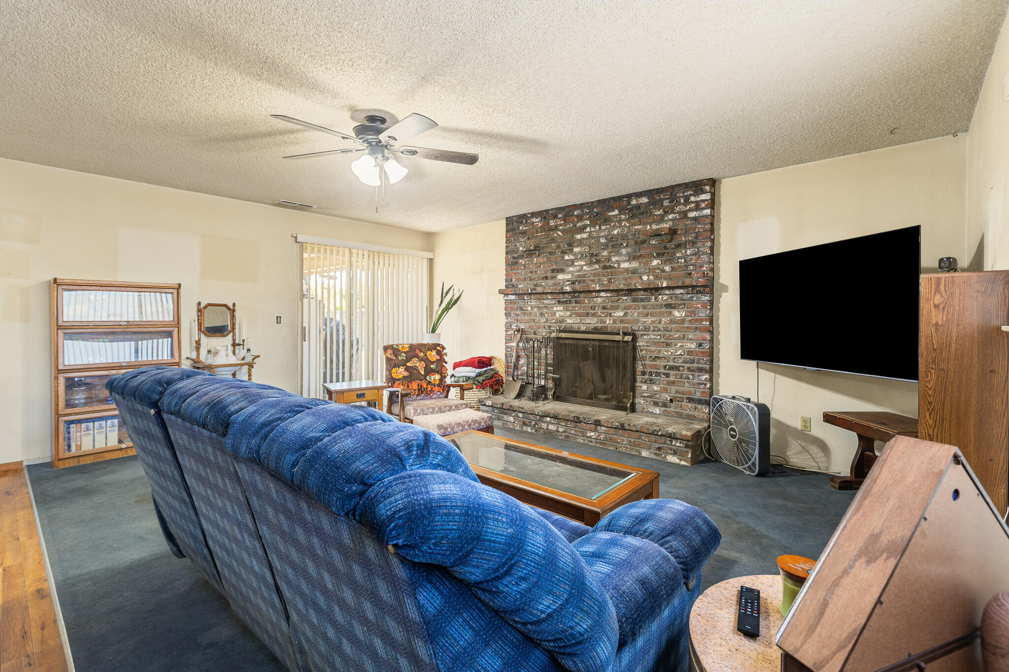 1660 W Gerry Ct, Porterville, CA 93257
