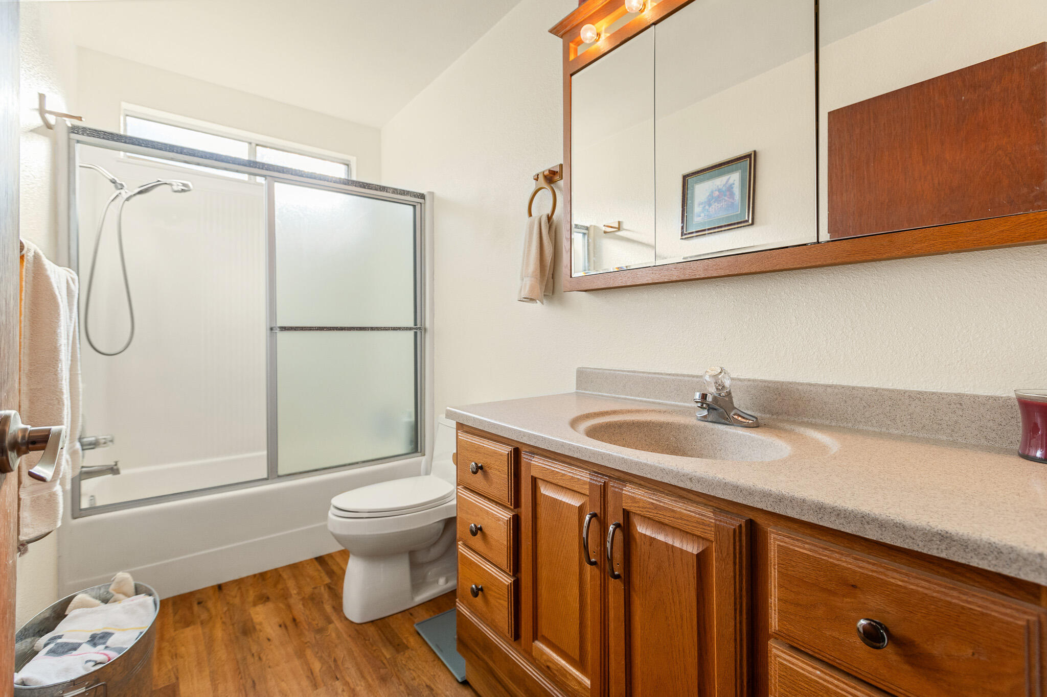 1660 W Gerry Ct, Porterville, CA 93257
