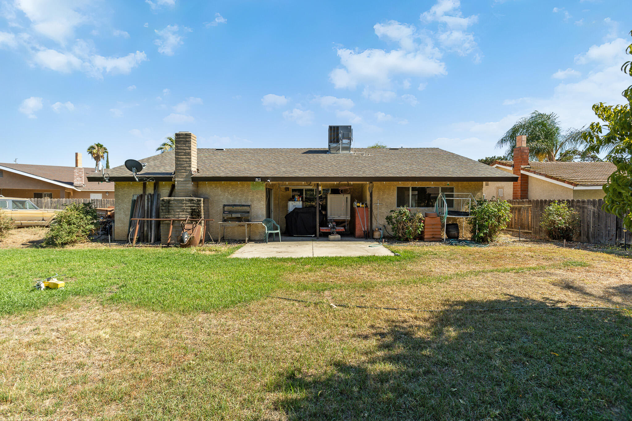 1660 W Gerry Ct, Porterville, CA 93257