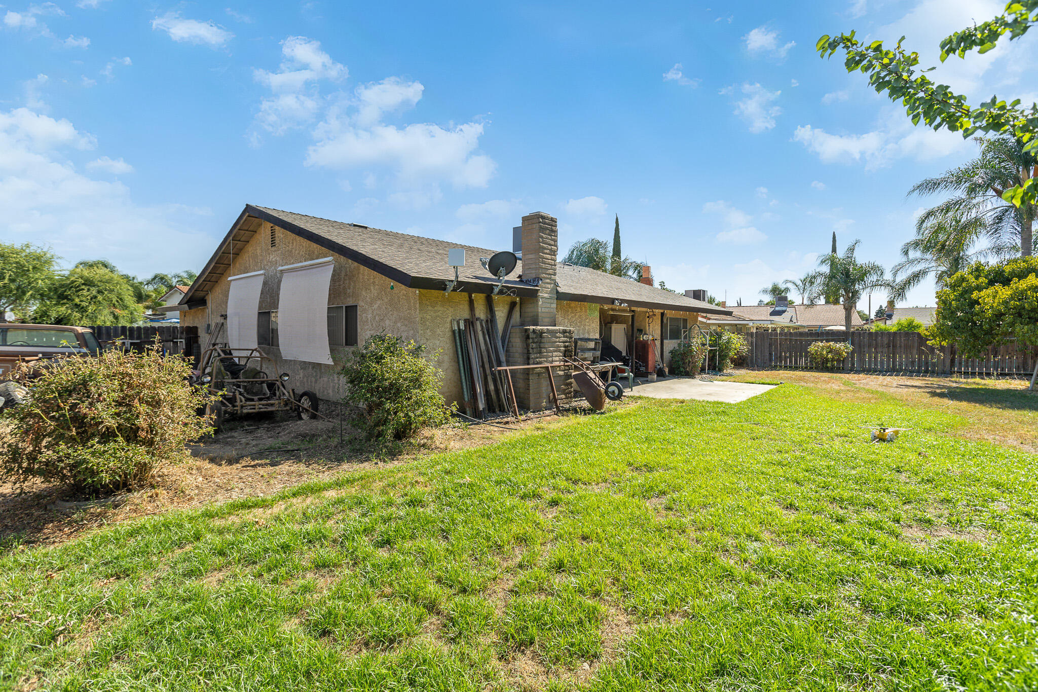 1660 W Gerry Ct, Porterville, CA 93257