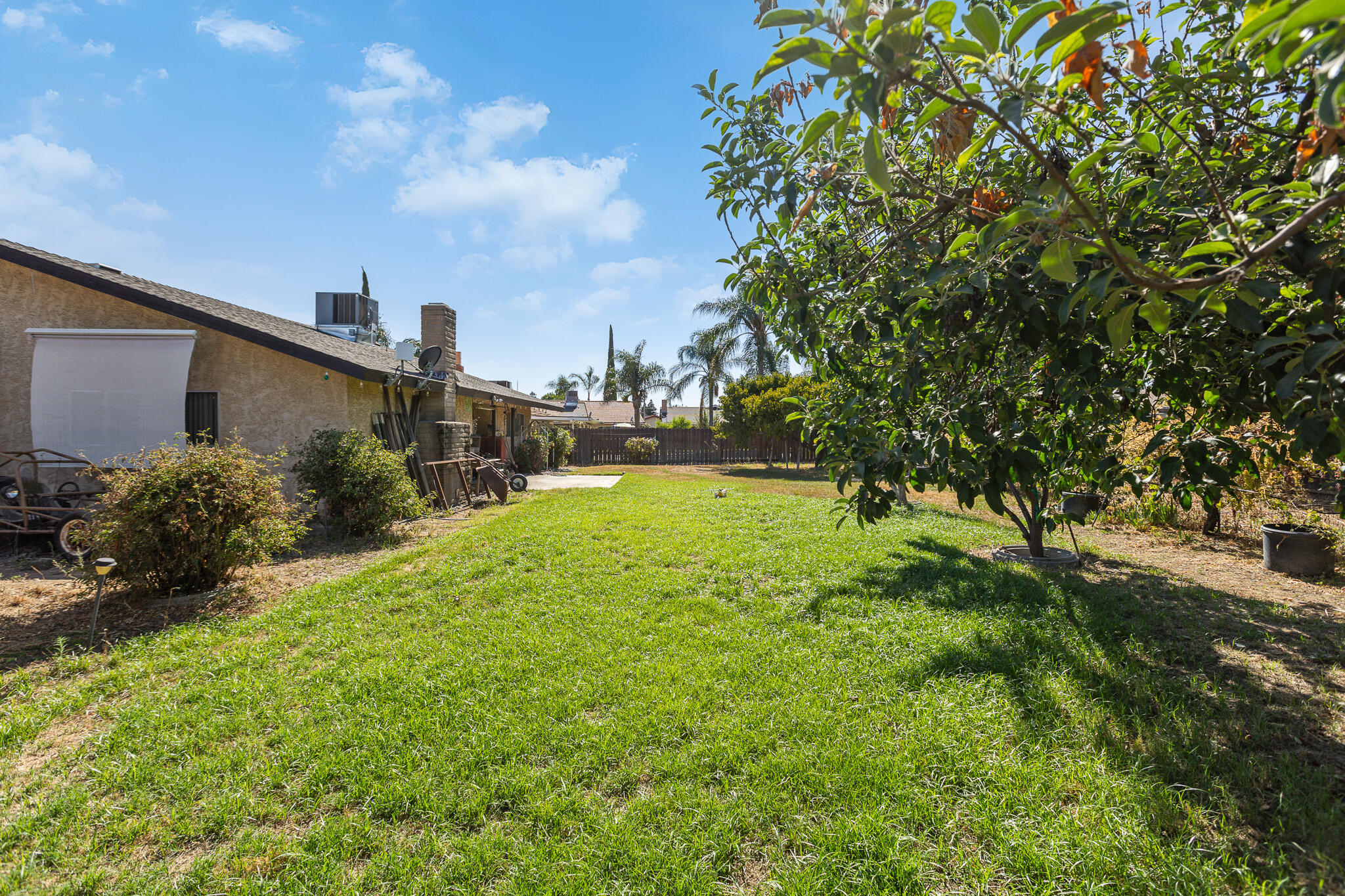 1660 W Gerry Ct, Porterville, CA 93257