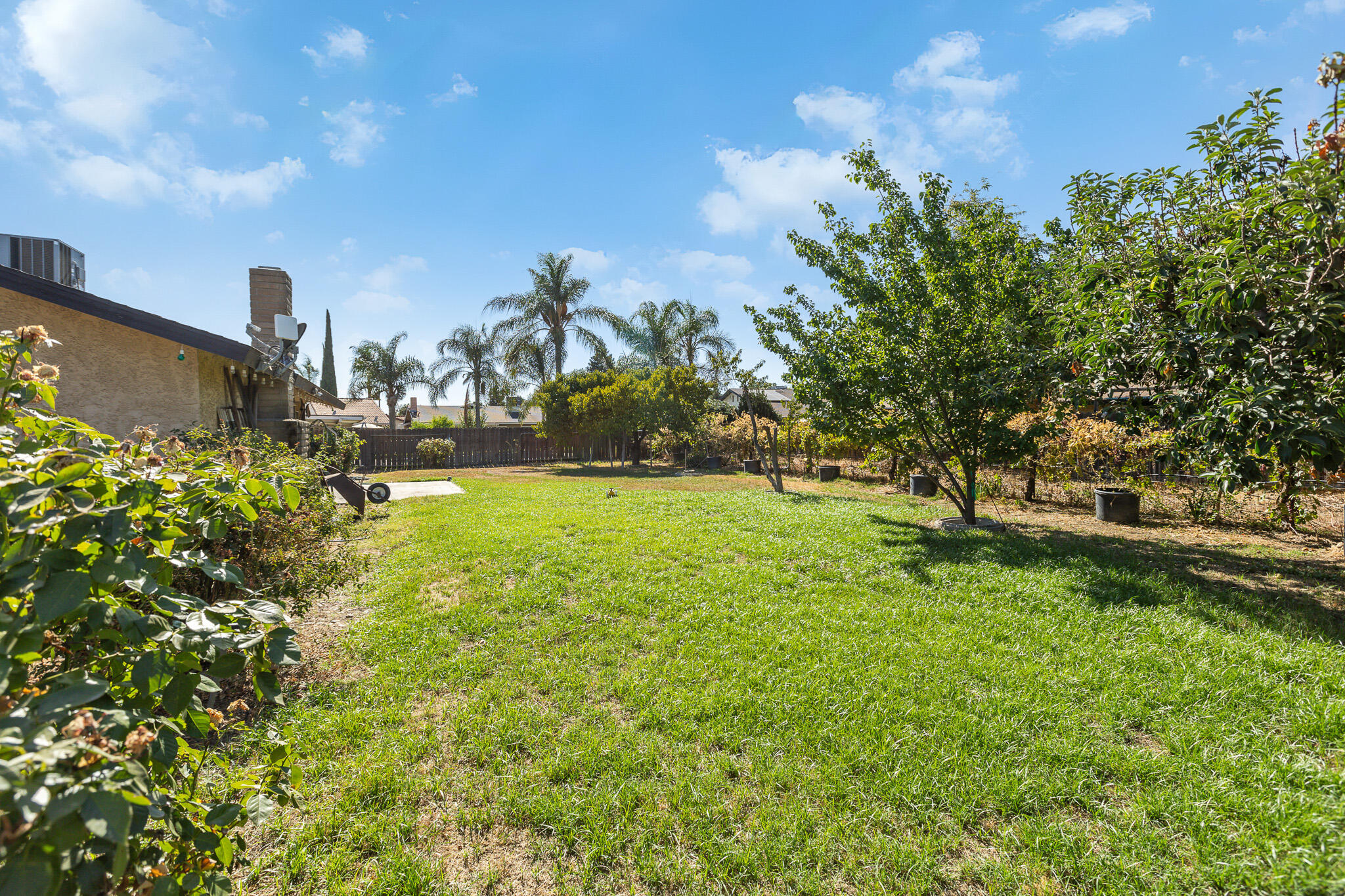1660 W Gerry Ct, Porterville, CA 93257
