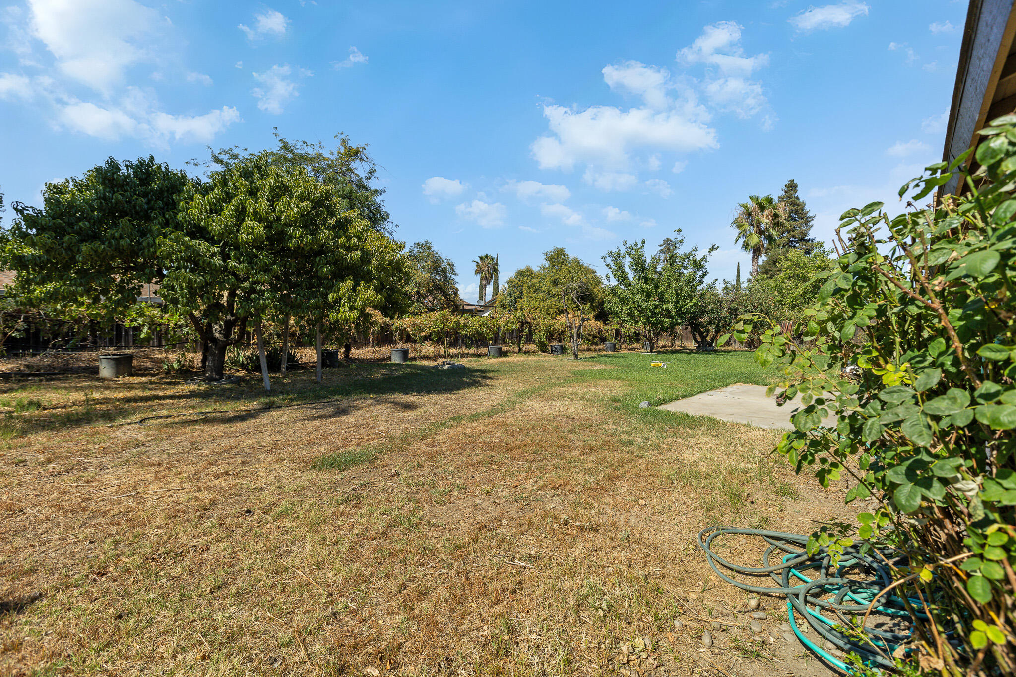 1660 W Gerry Ct, Porterville, CA 93257