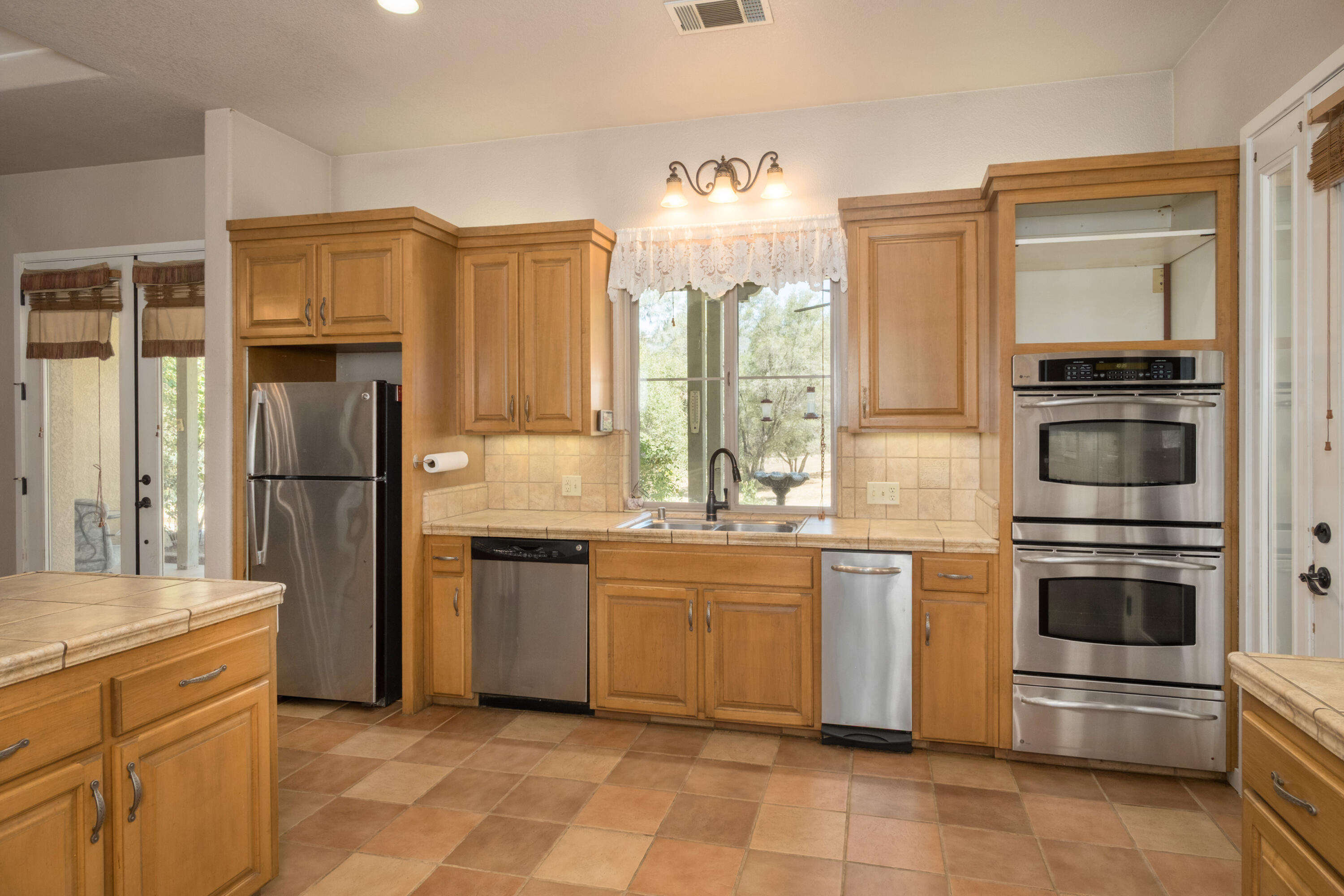 29412 Gibbs Ranch Rd, Tollhouse, CA 93667