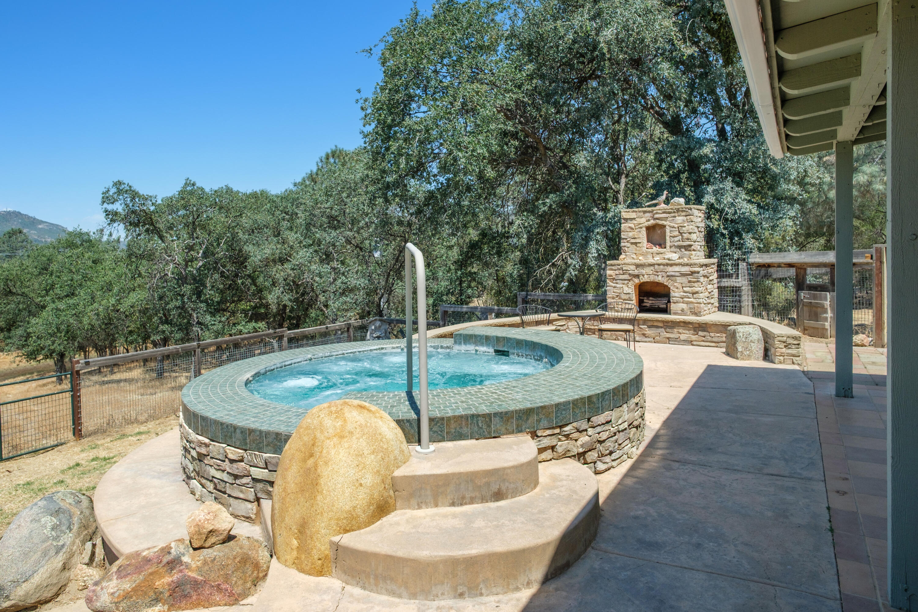 29412 Gibbs Ranch Rd, Tollhouse, CA 93667