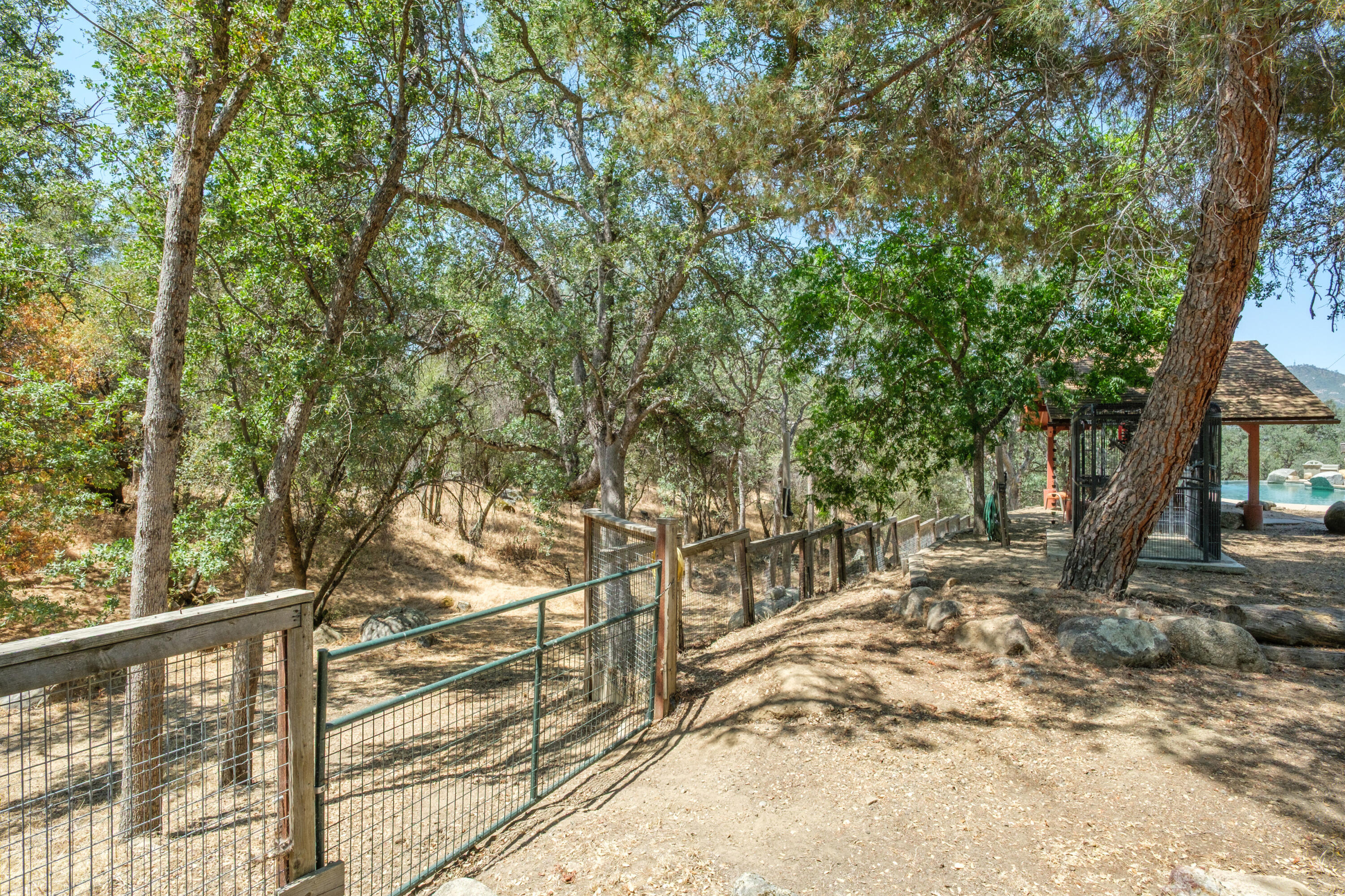 29412 Gibbs Ranch Rd, Tollhouse, CA 93667